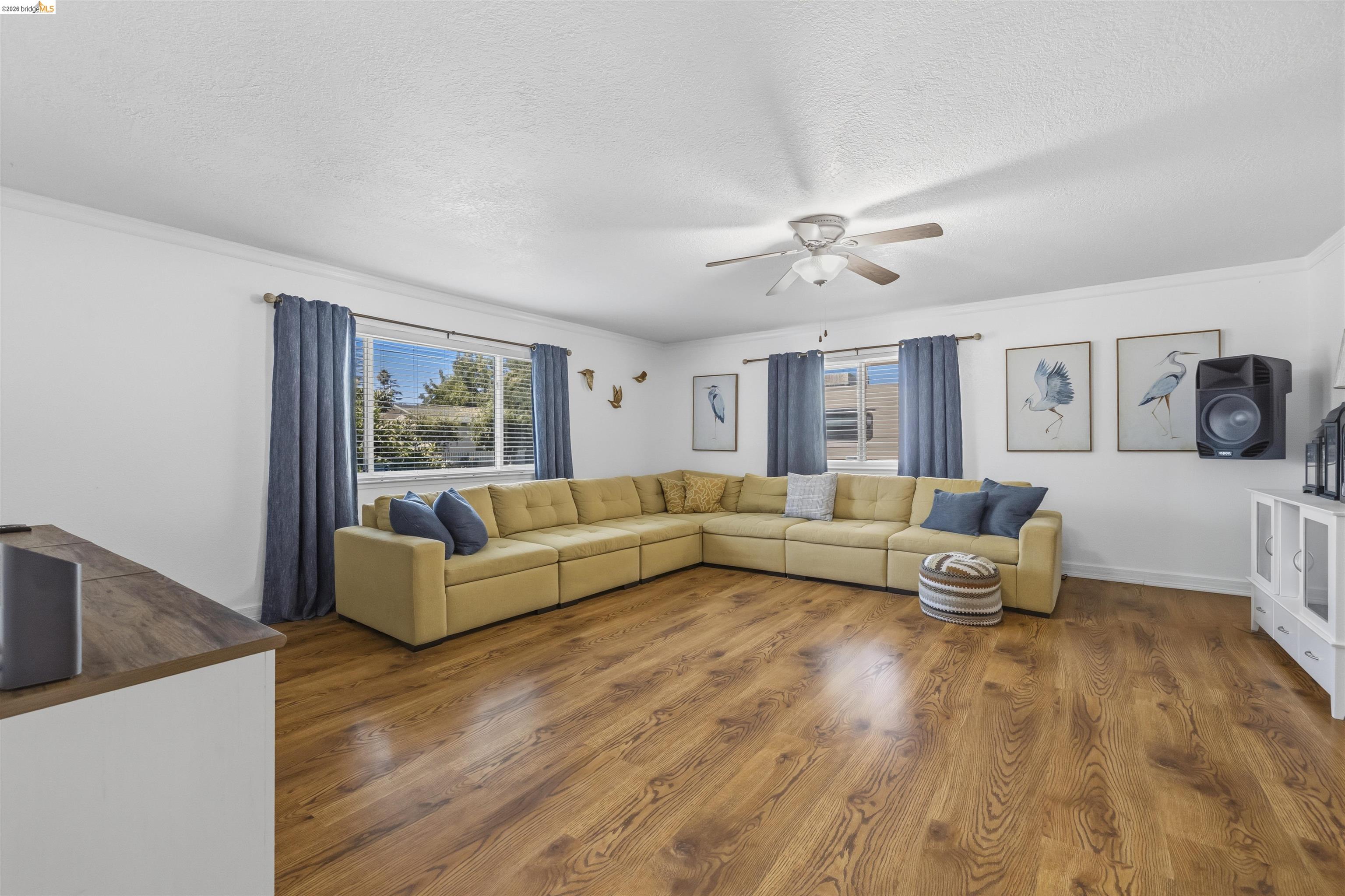 1042 Walnut St, Oakdale, CA 95361 photo 5