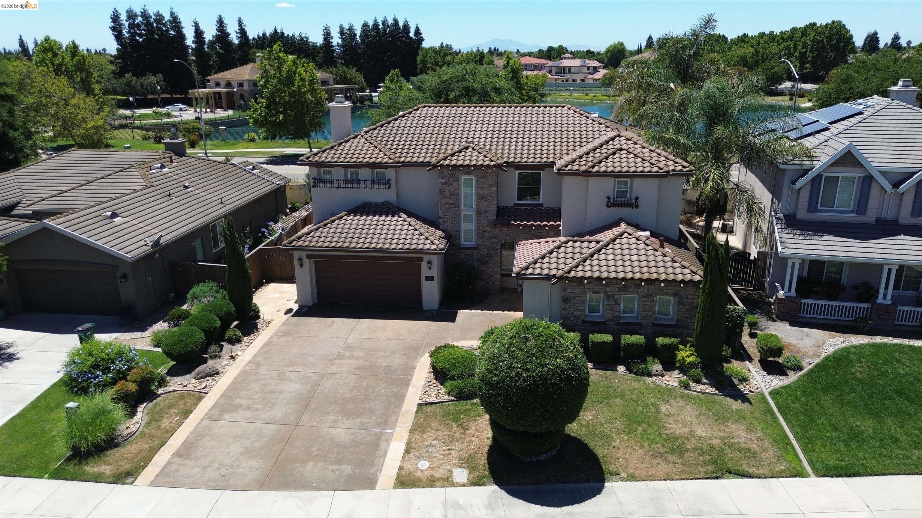 5548 Cortina Ln, Stockton CA 95219 — photo 2