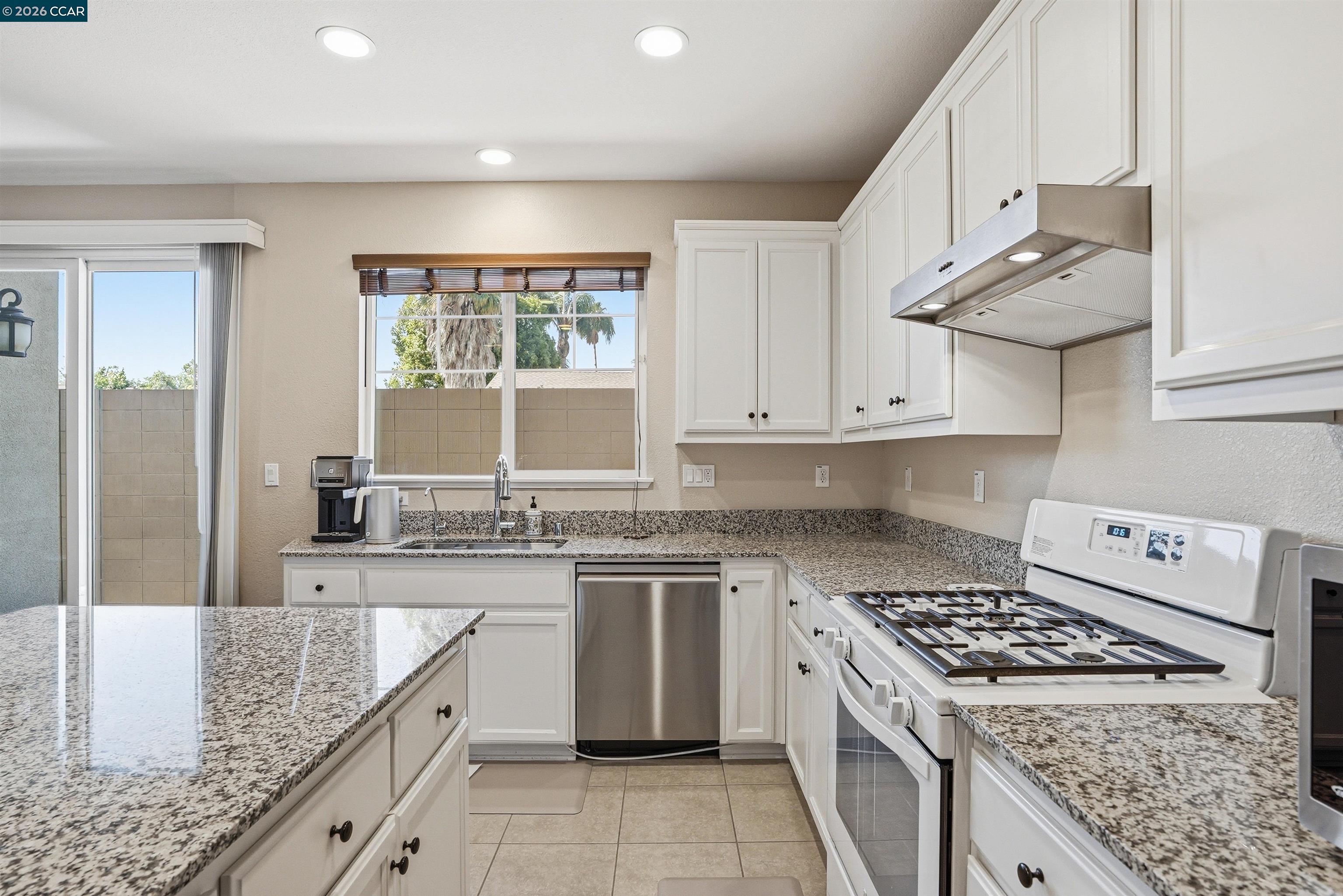 98 Belle Harbor Cir, Pittsburg CA 94565 — photo 7