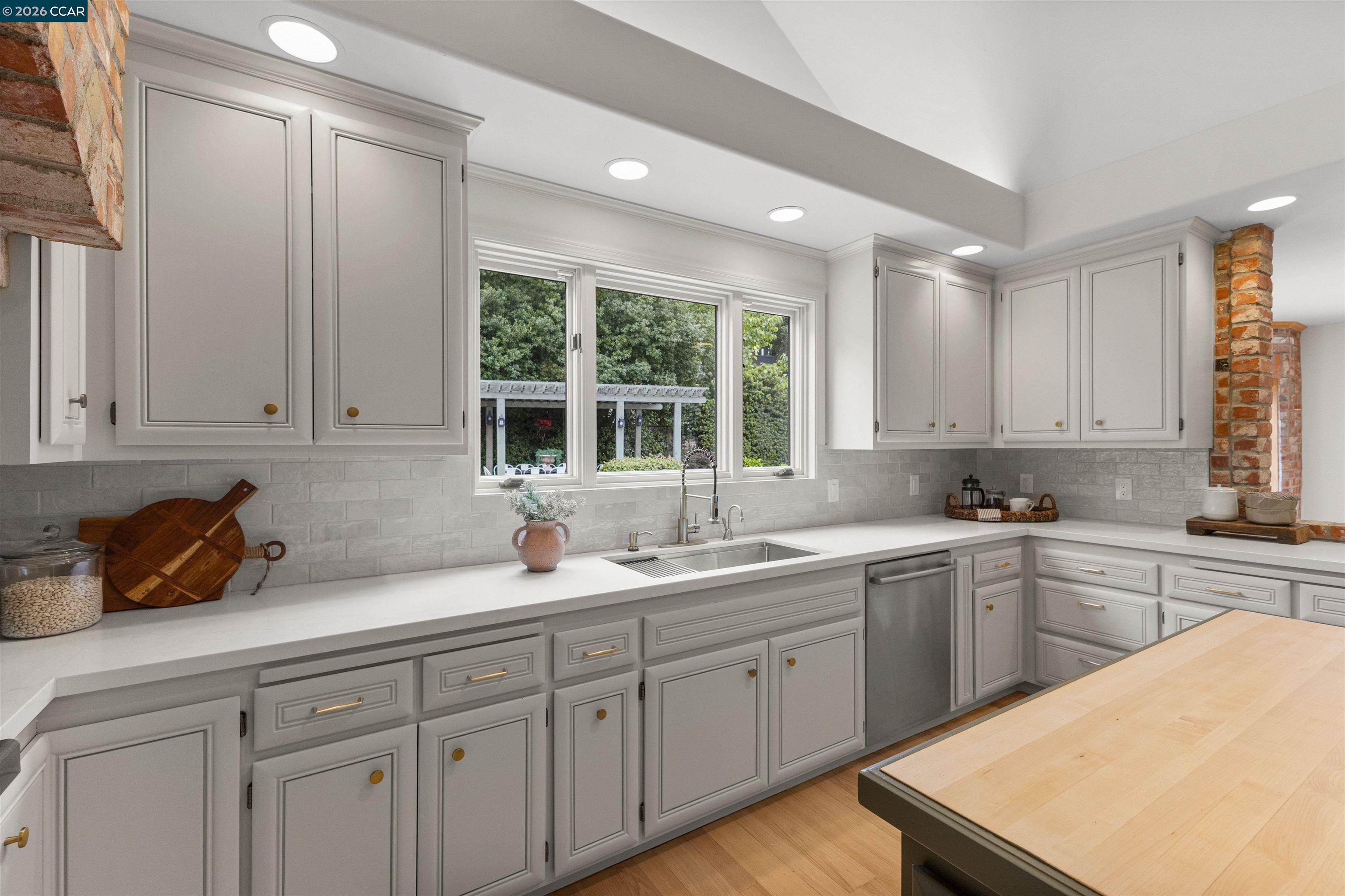 21 Oval Rd, Oakland CA 94611 — photo 12