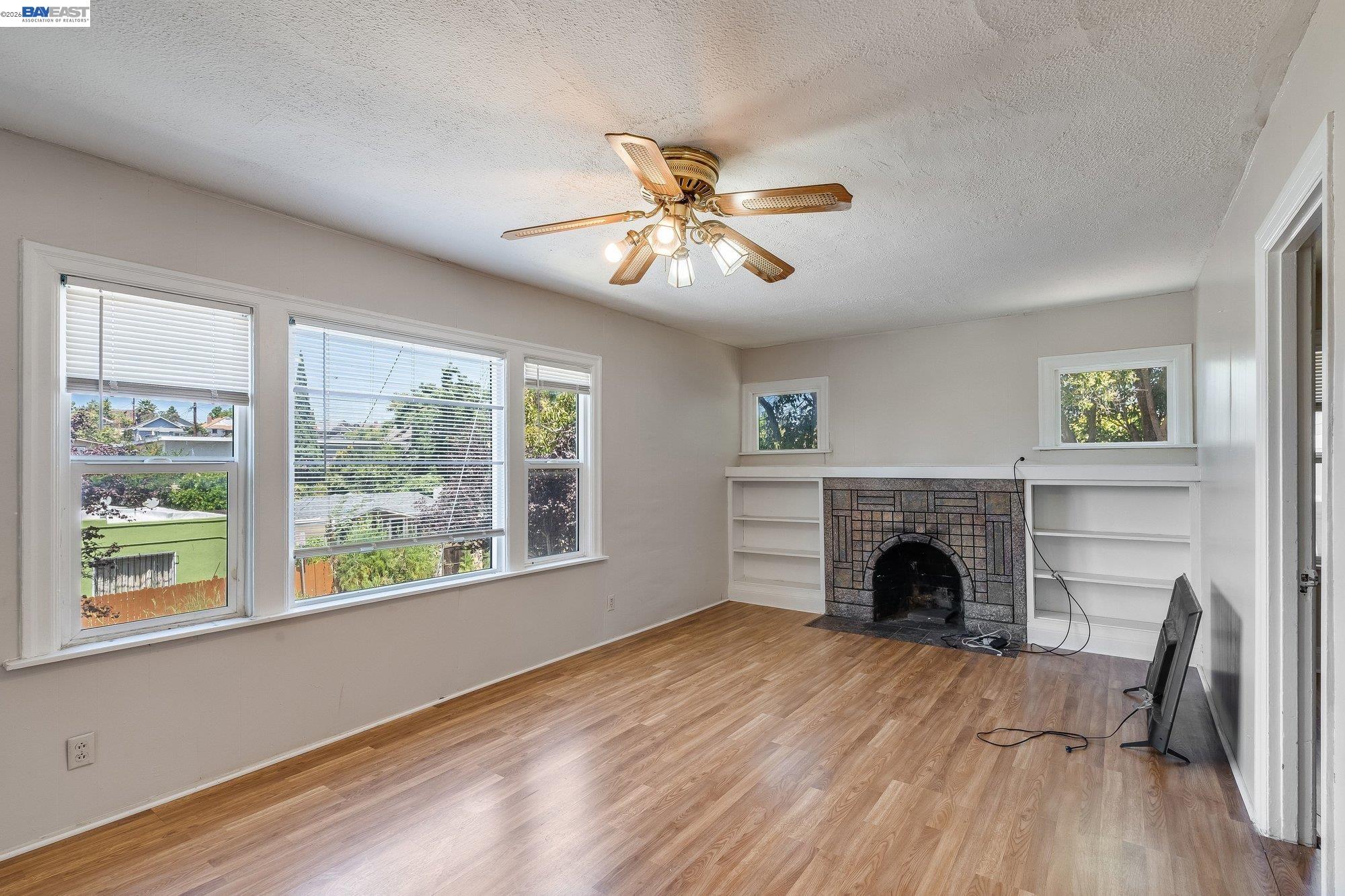 4500 San Carlos Ave, Oakland CA 94601 — photo 4