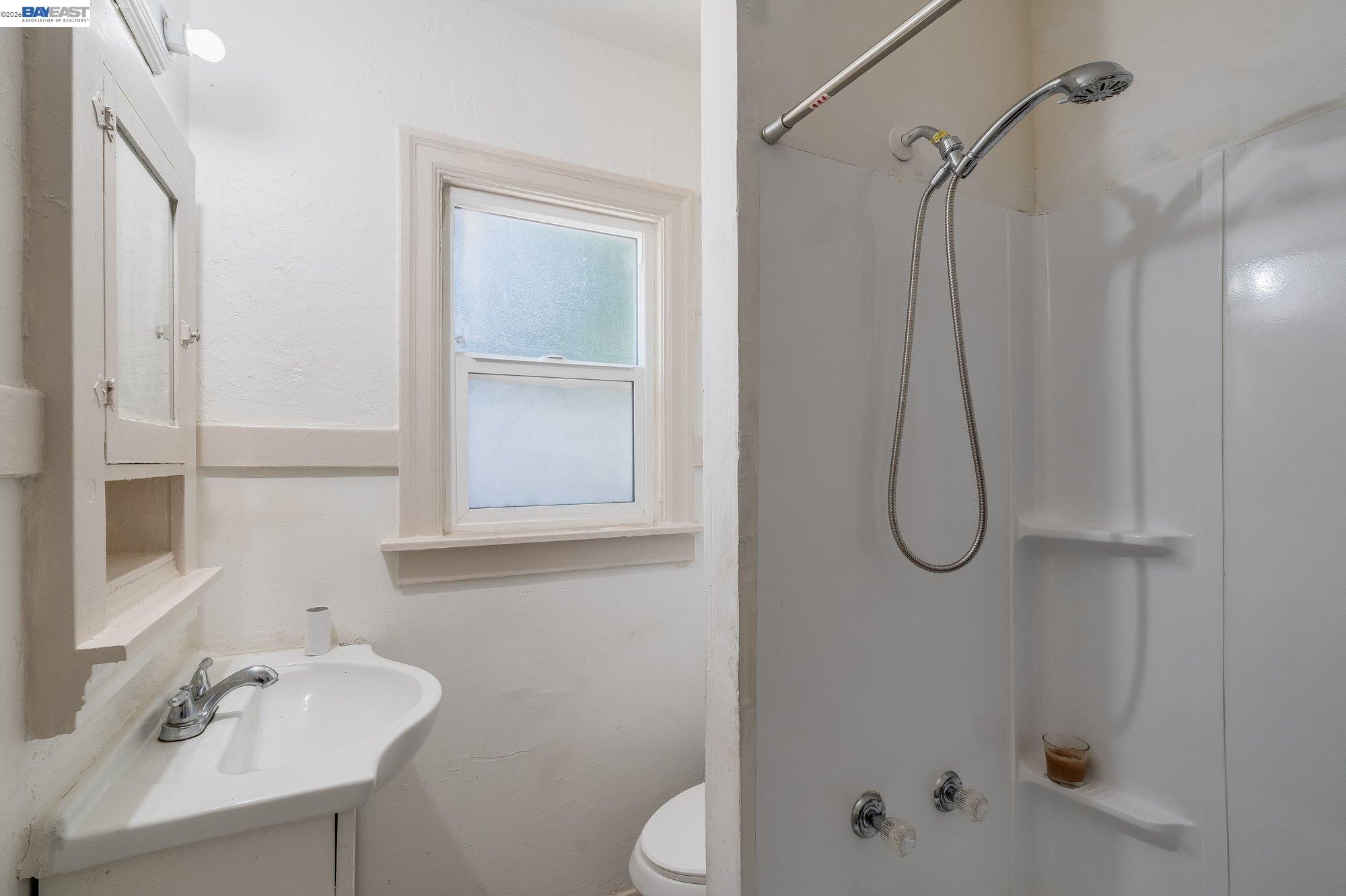 4500 San Carlos Ave, Oakland CA 94601 — photo 8