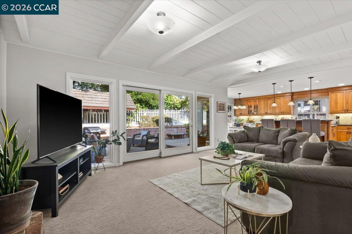 114 Combs Ln, Vallejo CA 94590 — photo 16