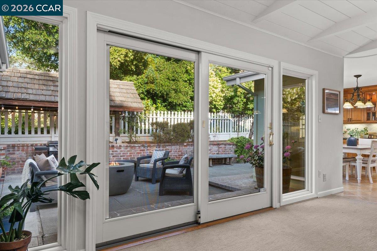 114 Combs Ln, Vallejo CA 94590 — photo 8
