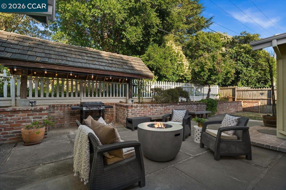 114 Combs Ln, Vallejo CA 94590 — photo 9