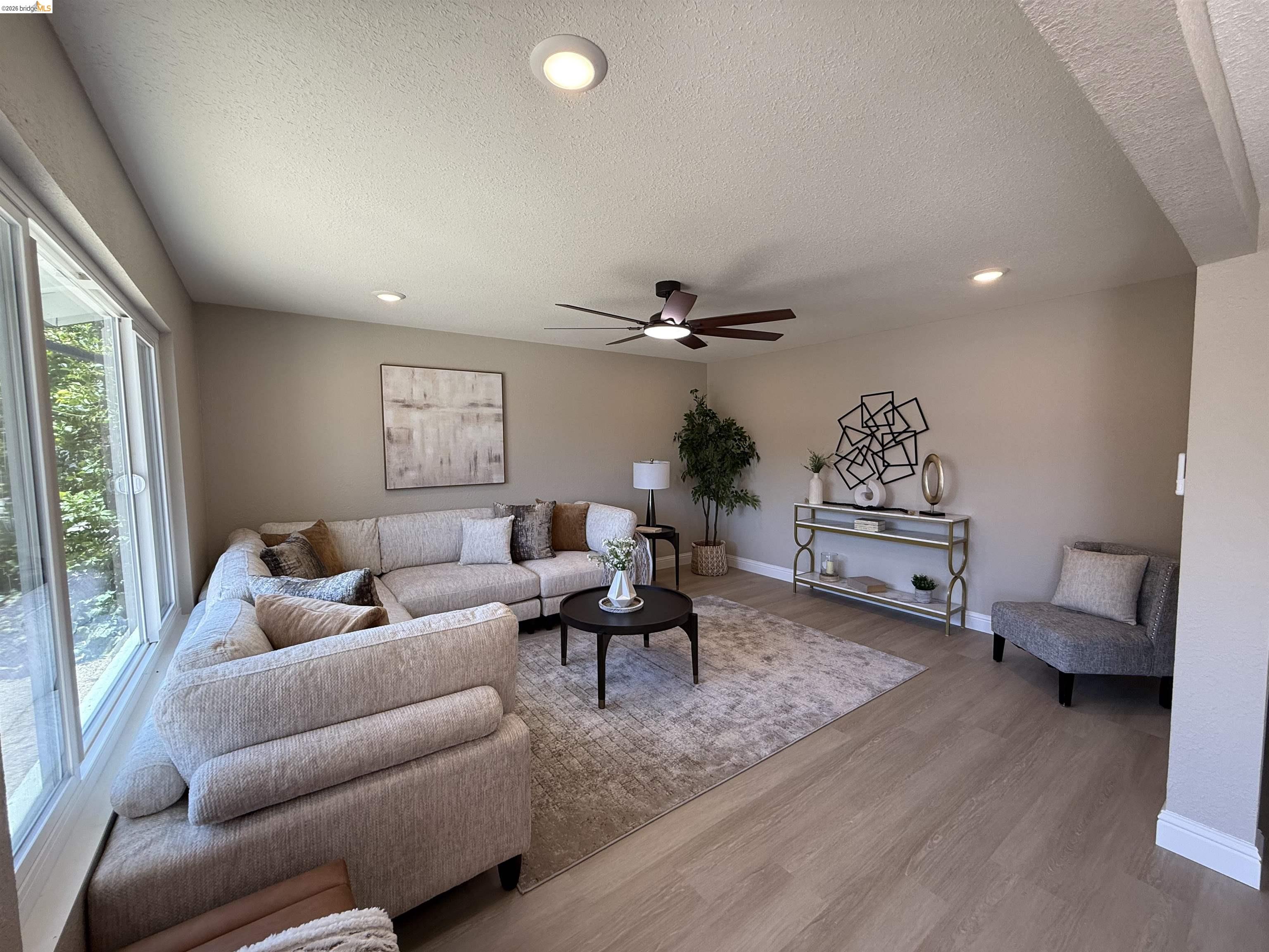 1124 Monterey Dr, Antioch CA 94509 — photo 2