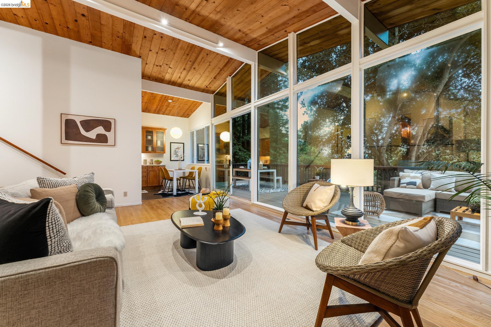 6645 Heather Ridge Way, Oakland CA 94611 — photo 2
