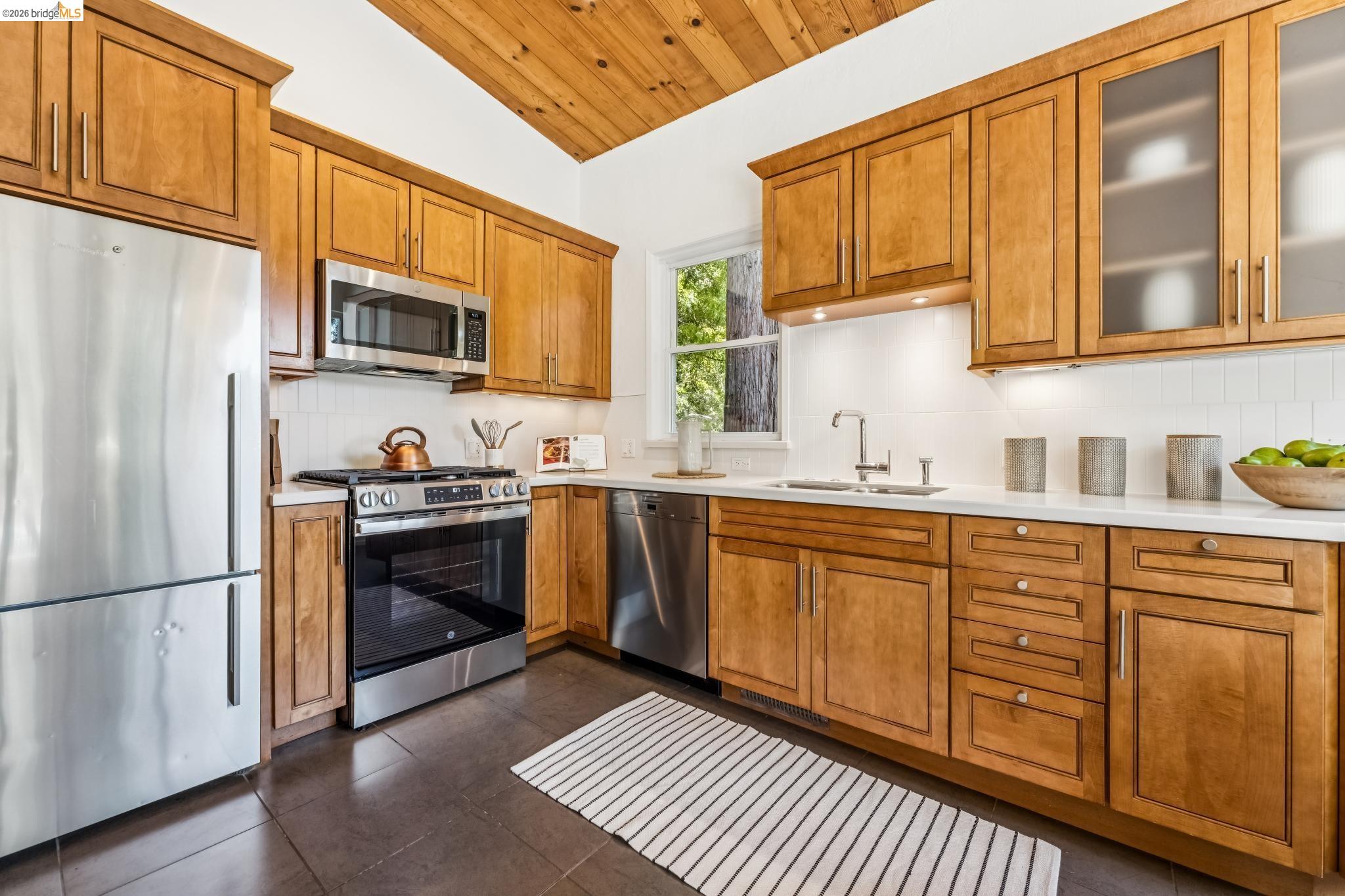 6645 Heather Ridge Way, Oakland CA 94611 — photo 37