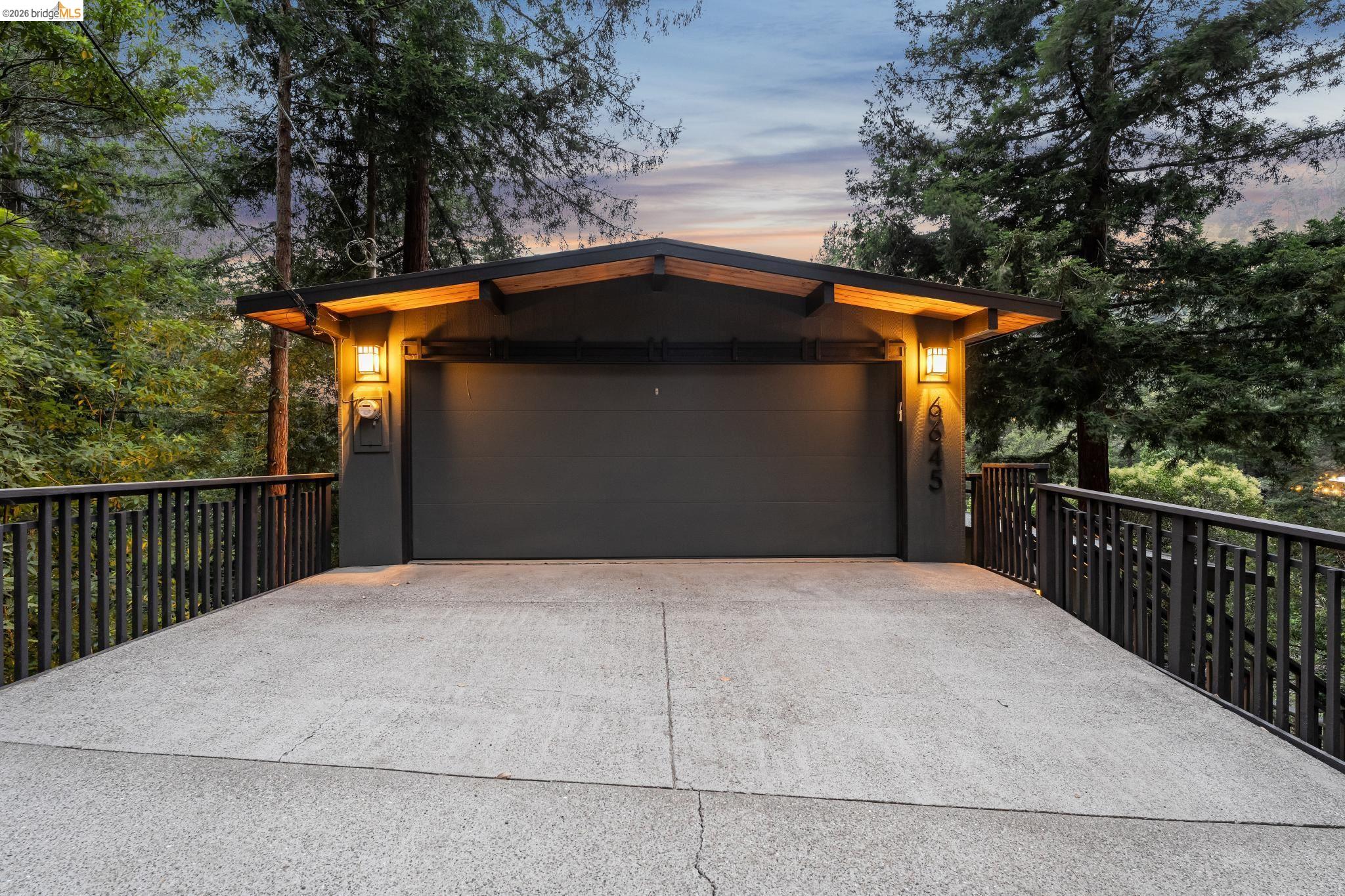 6645 Heather Ridge Way, Oakland CA 94611 — photo 5