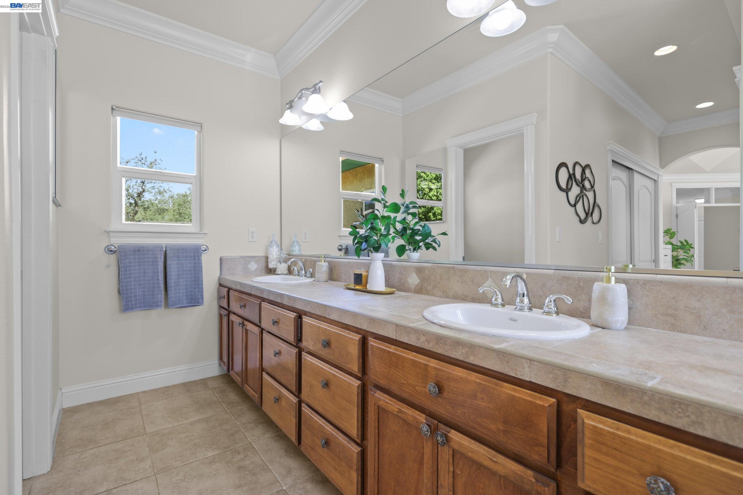 2110 Cadjew St, Redding CA 96003 — photo 21