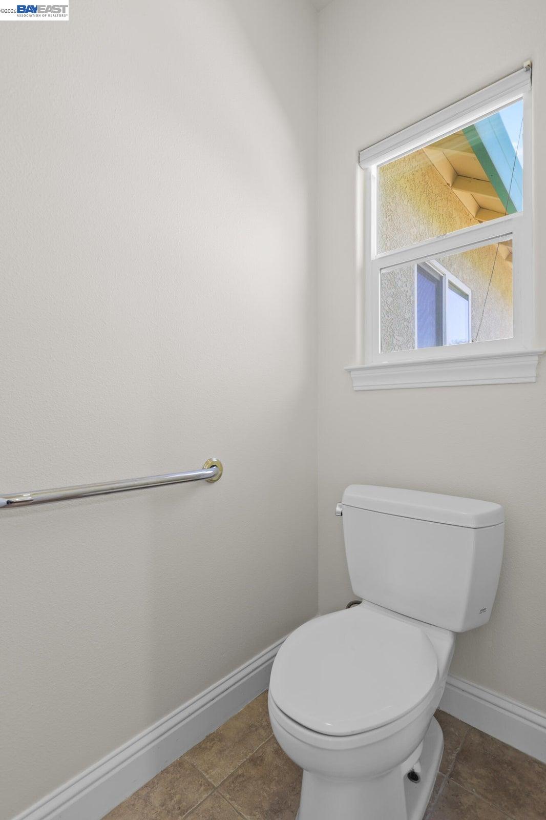 2110 Cadjew St, Redding CA 96003 — photo 22