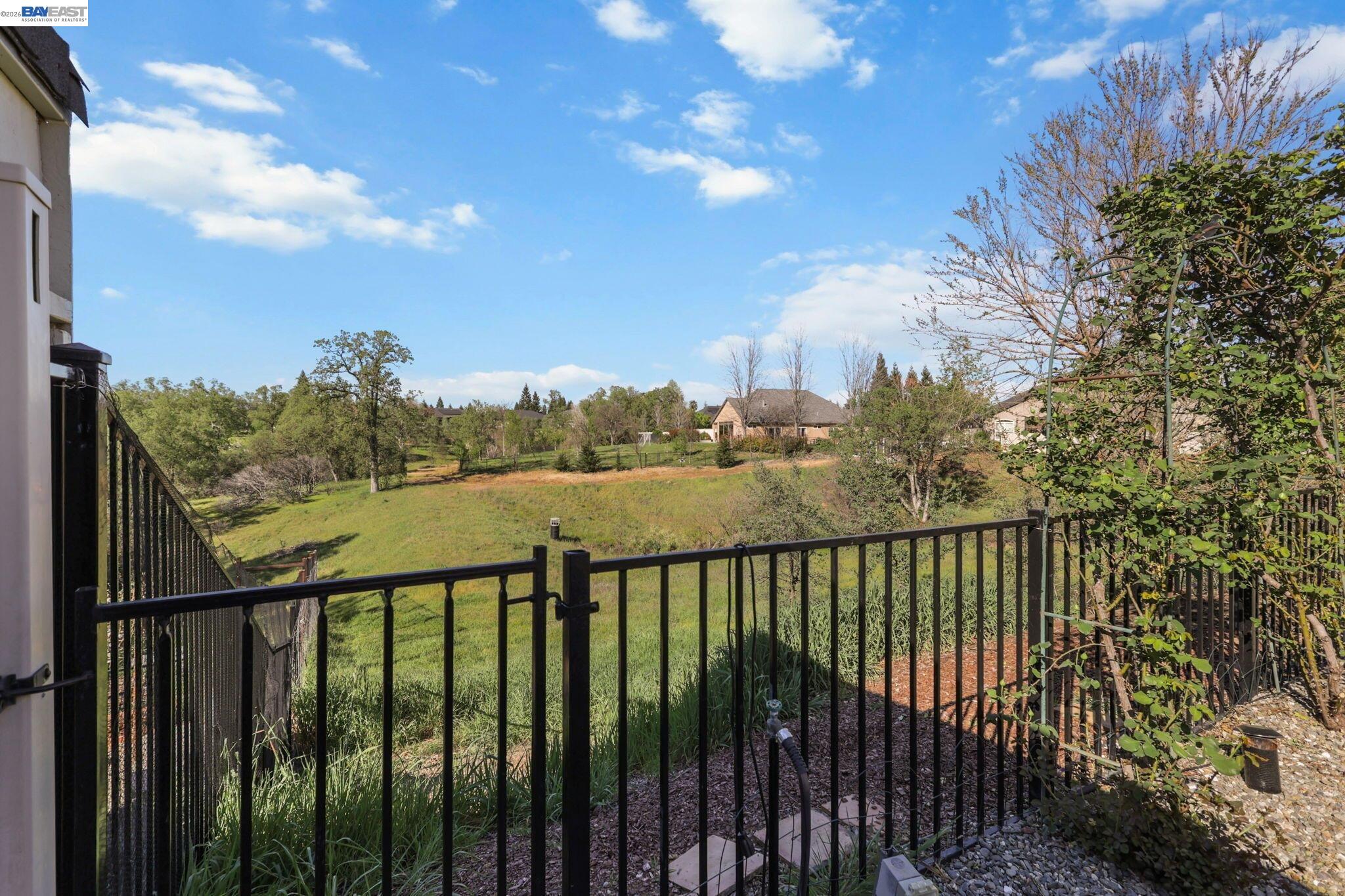 2110 Cadjew St, Redding CA 96003 — photo 33