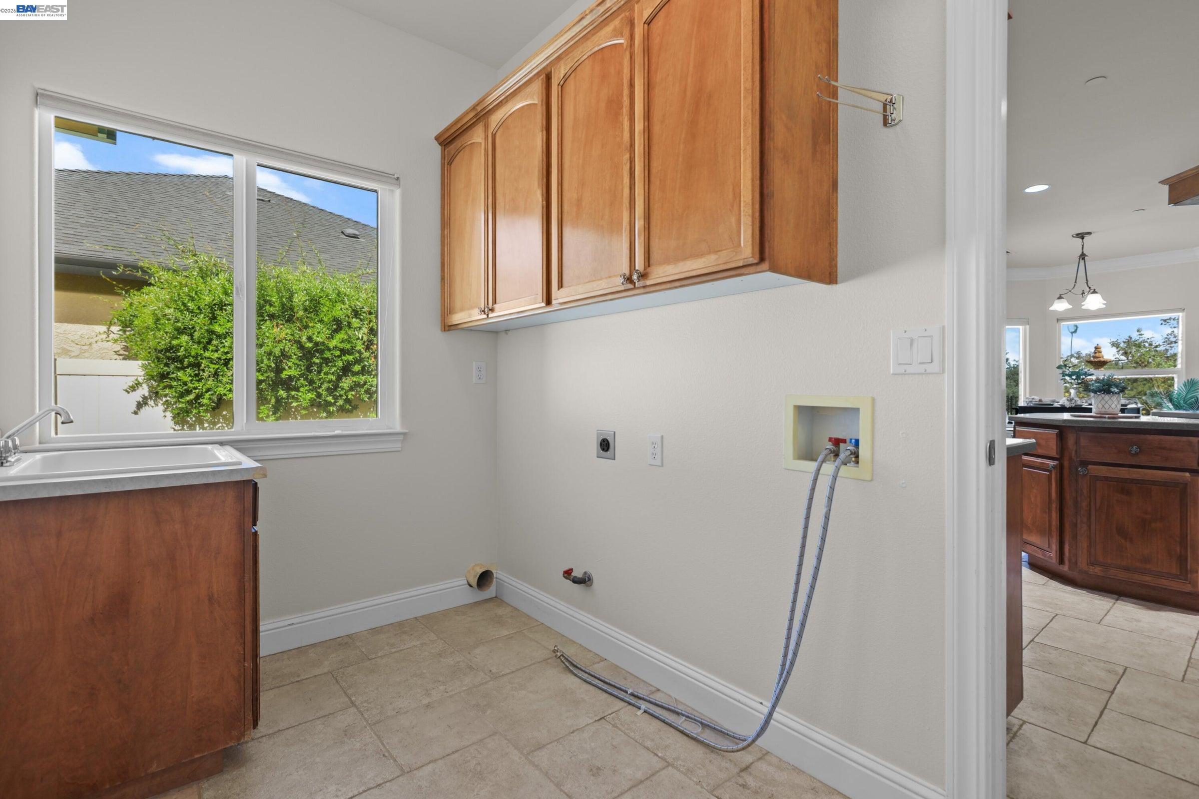 2110 Cadjew St, Redding CA 96003 — photo 38
