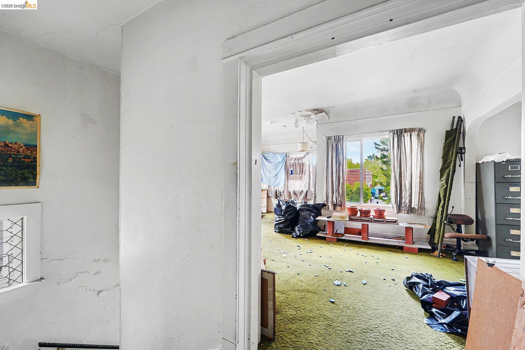 4035 Howe St, Oakland CA 94611 — photo 11