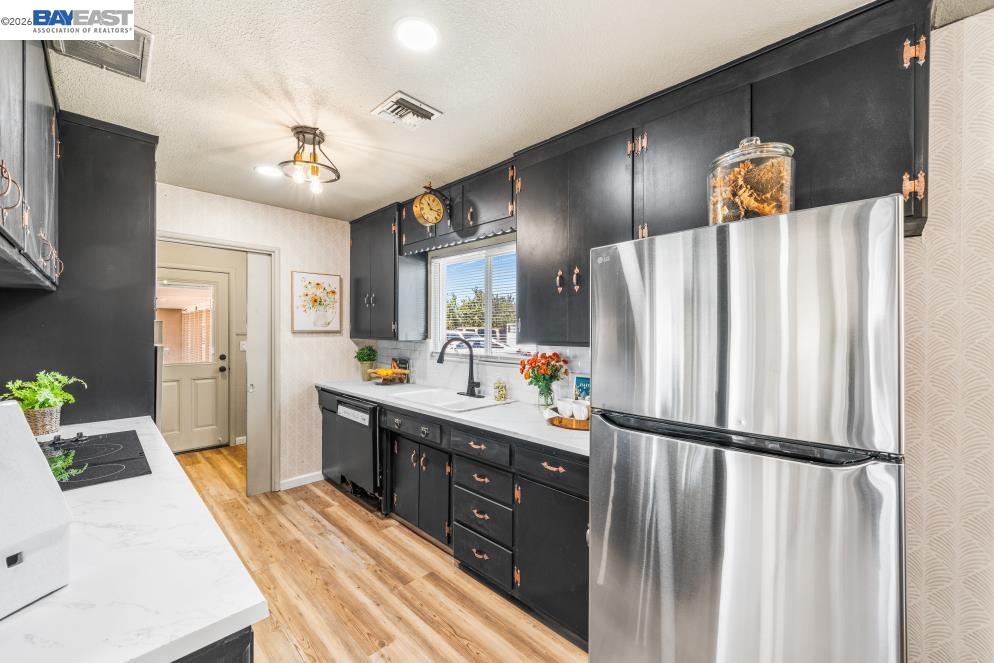 10818 E Whitmore Avenue, Hughson CA 95326 — photo 5