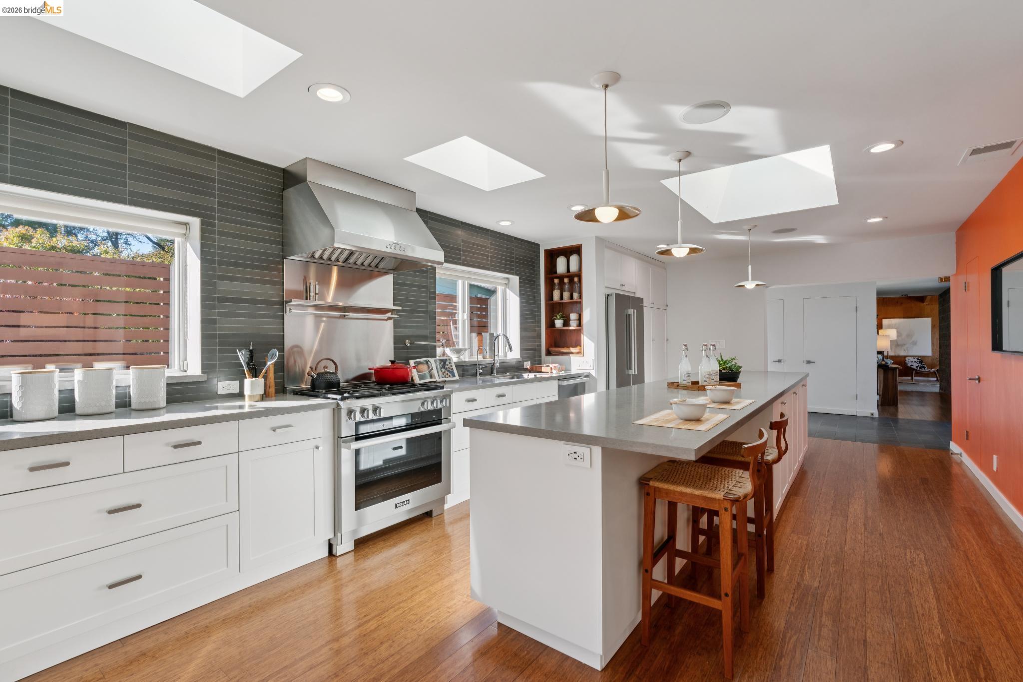 6941 Ridgewood Way, Oakland CA 94611 — photo 17