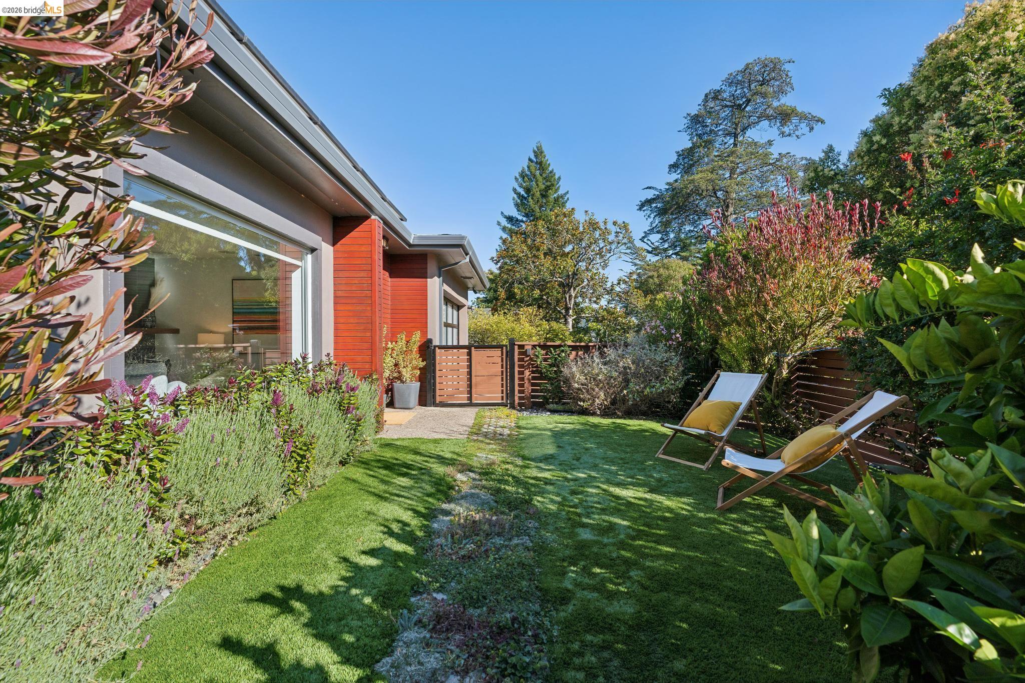 6941 Ridgewood Way, Oakland CA 94611 — photo 26