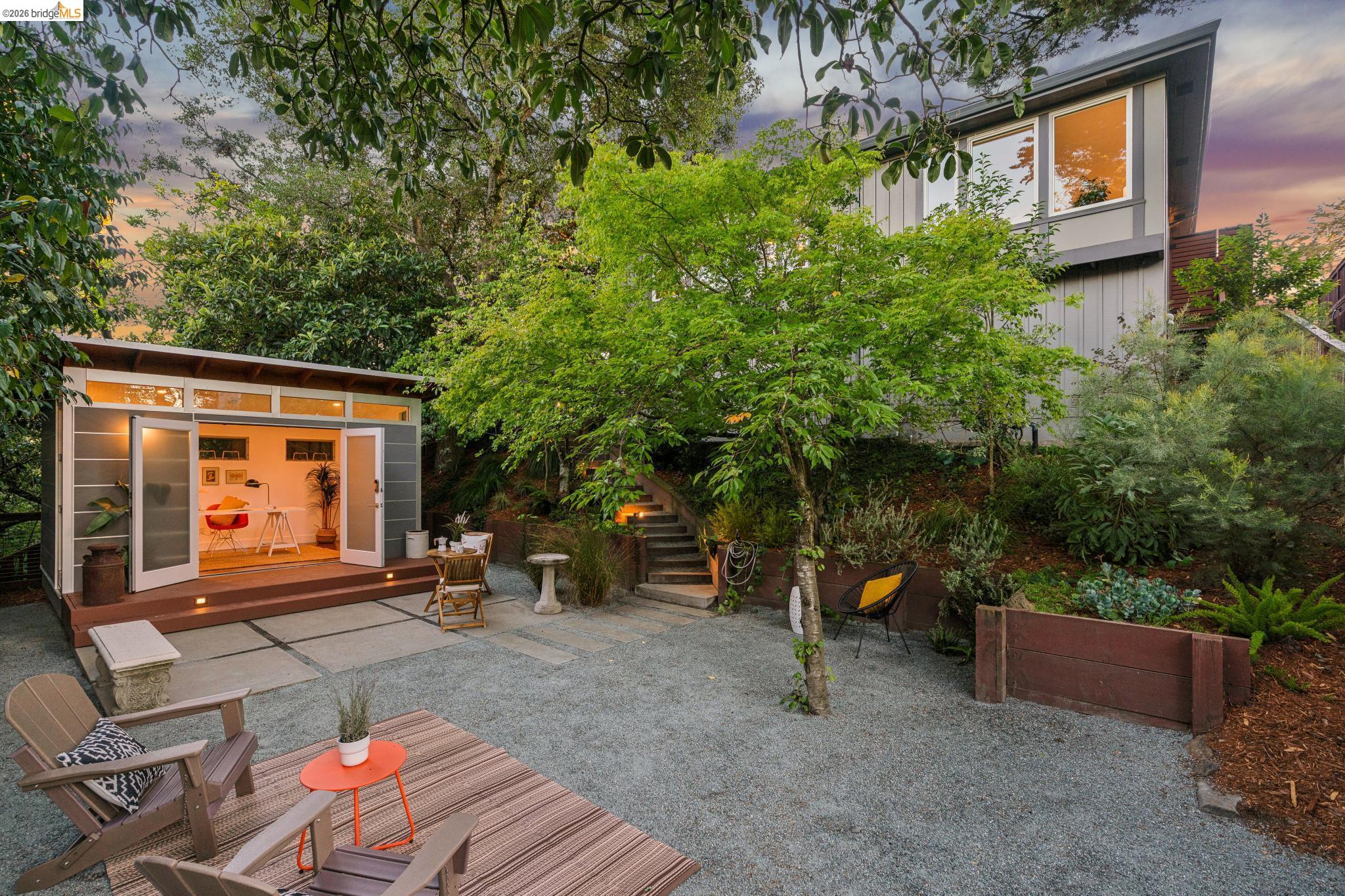 6941 Ridgewood Way, Oakland CA 94611 — photo 42