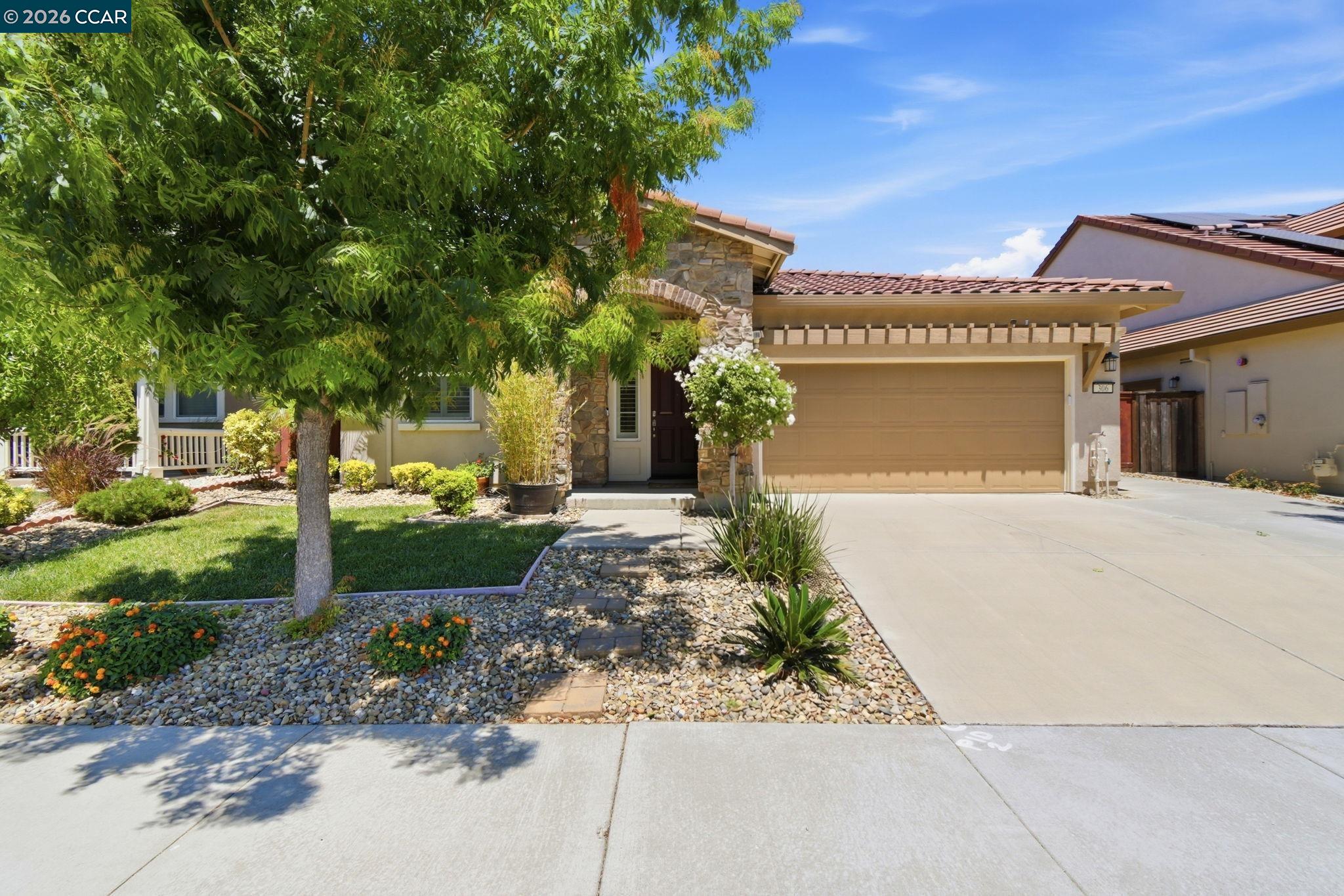 306 Crimson Cir, Vacaville CA 95687 — photo 2