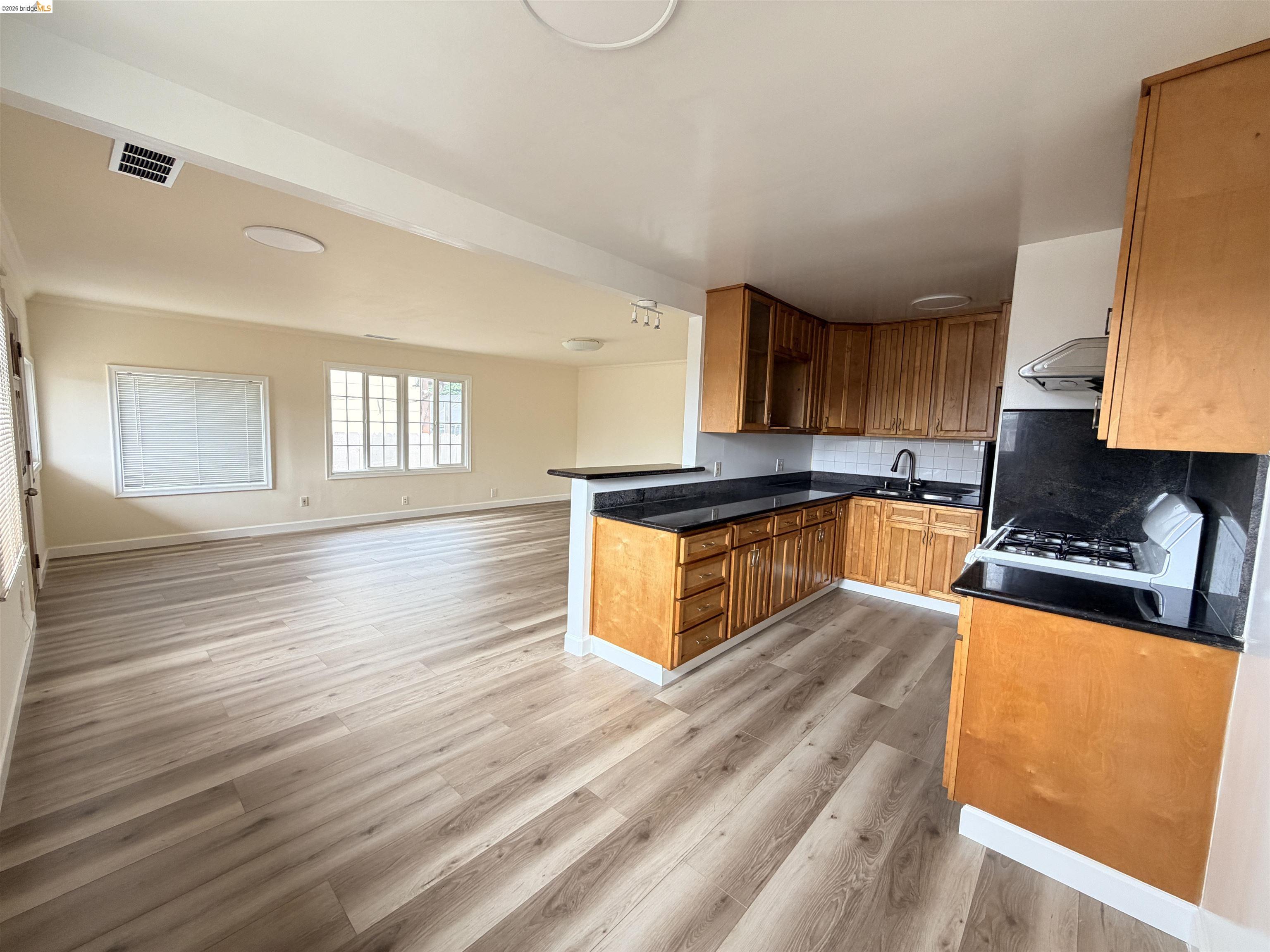 787 34Th St, Richmond CA 94805 — photo 11