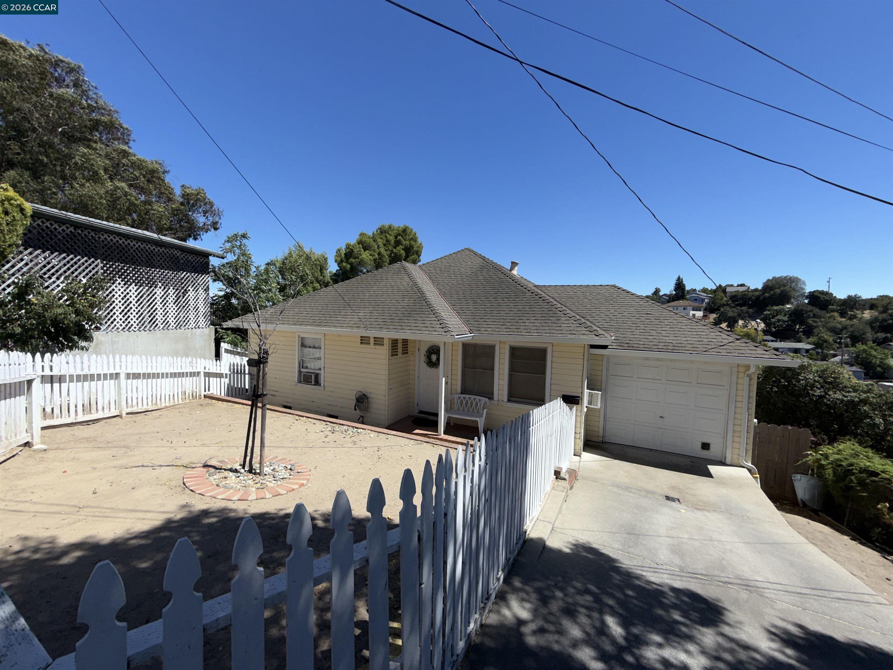 Front Image Thumbnail for CC41141333