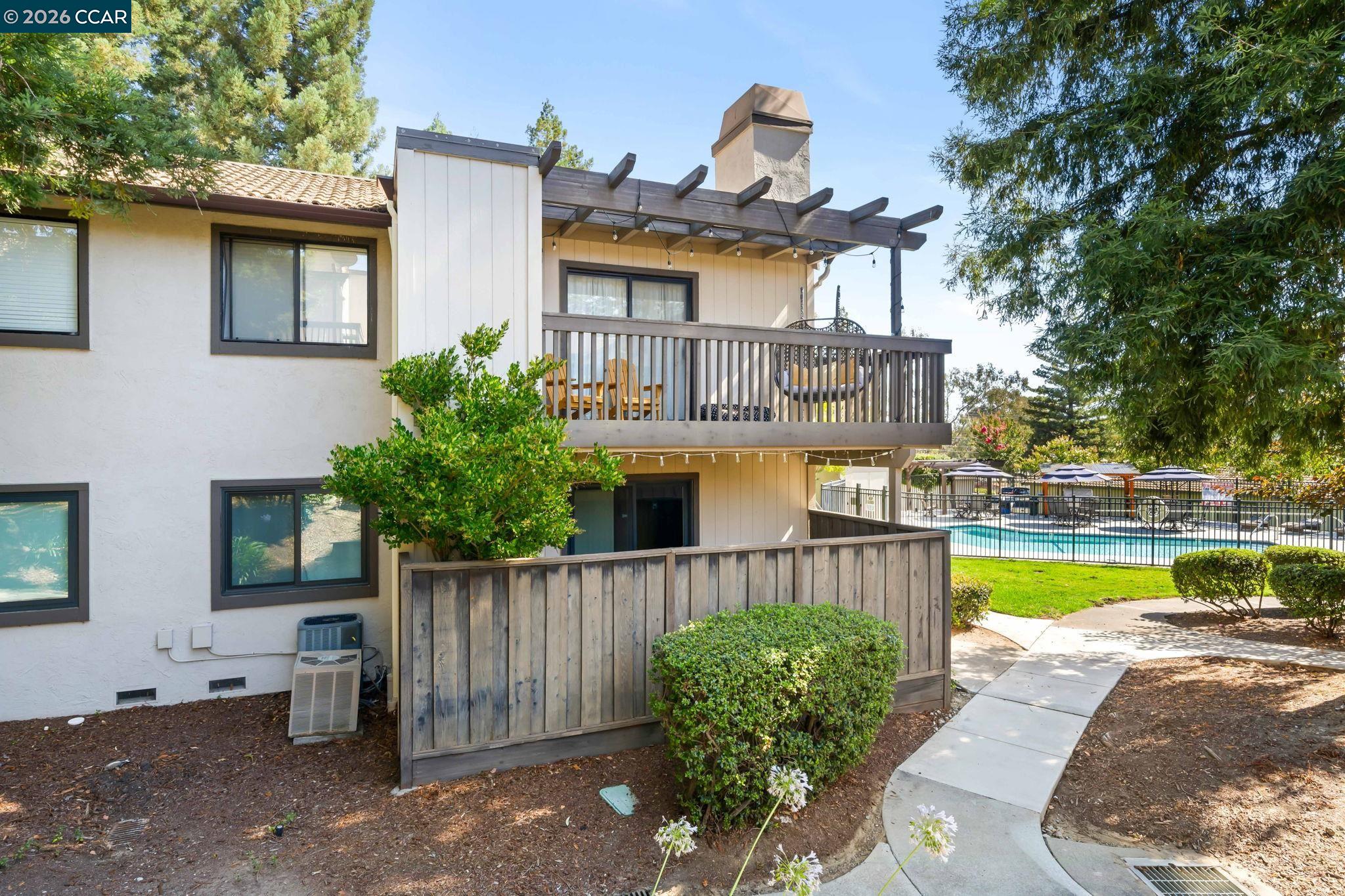 1355 Hull Ln, Martinez CA 94553