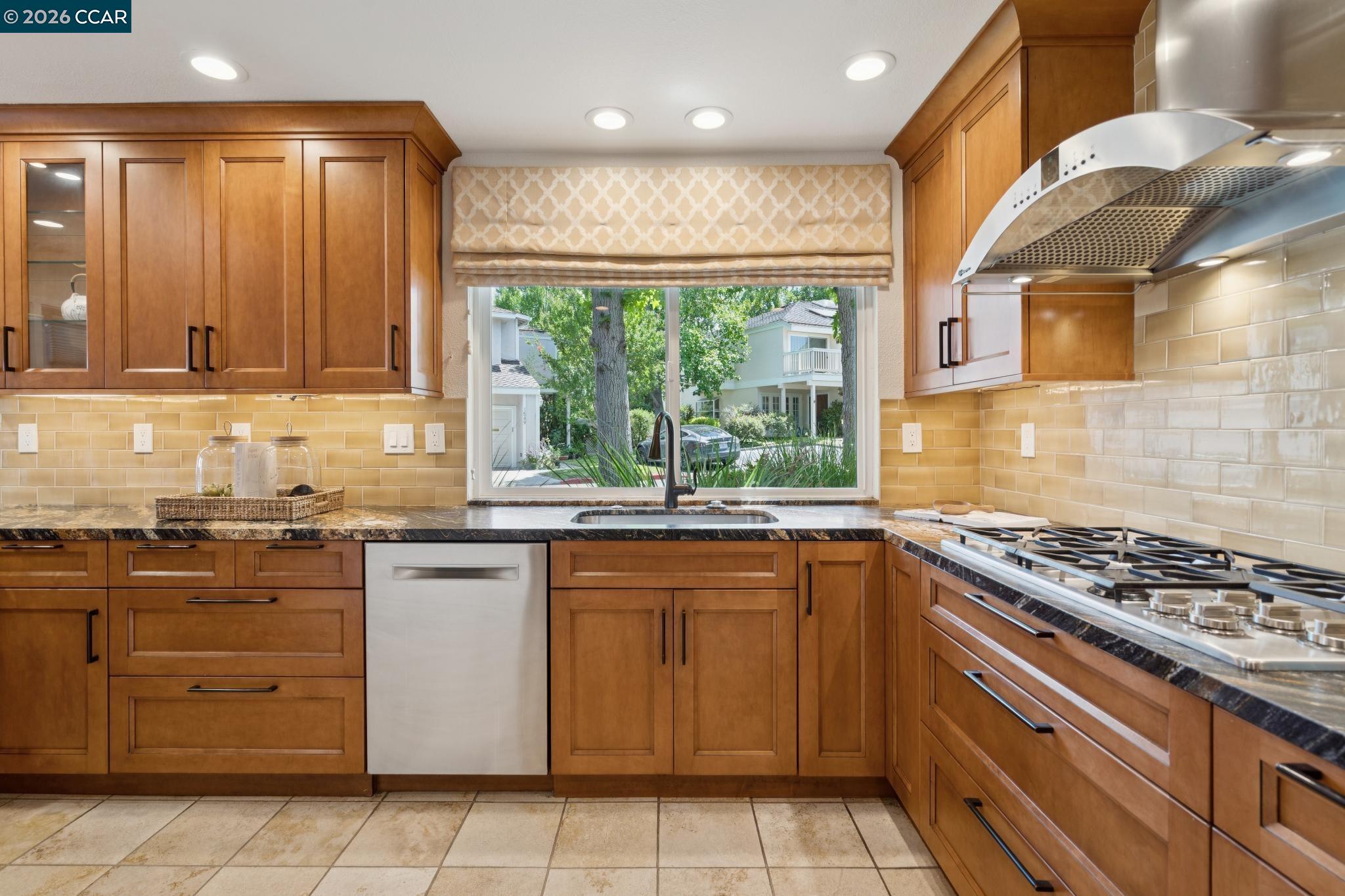 1560 Pyrenees Pl, Walnut Creek CA 94598 — photo 14