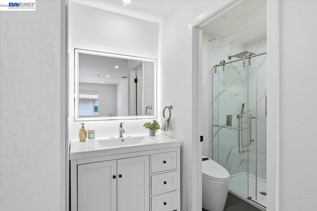 25164 COPA DEL ORO DR # 201, Hayward CA 94545 — photo 42