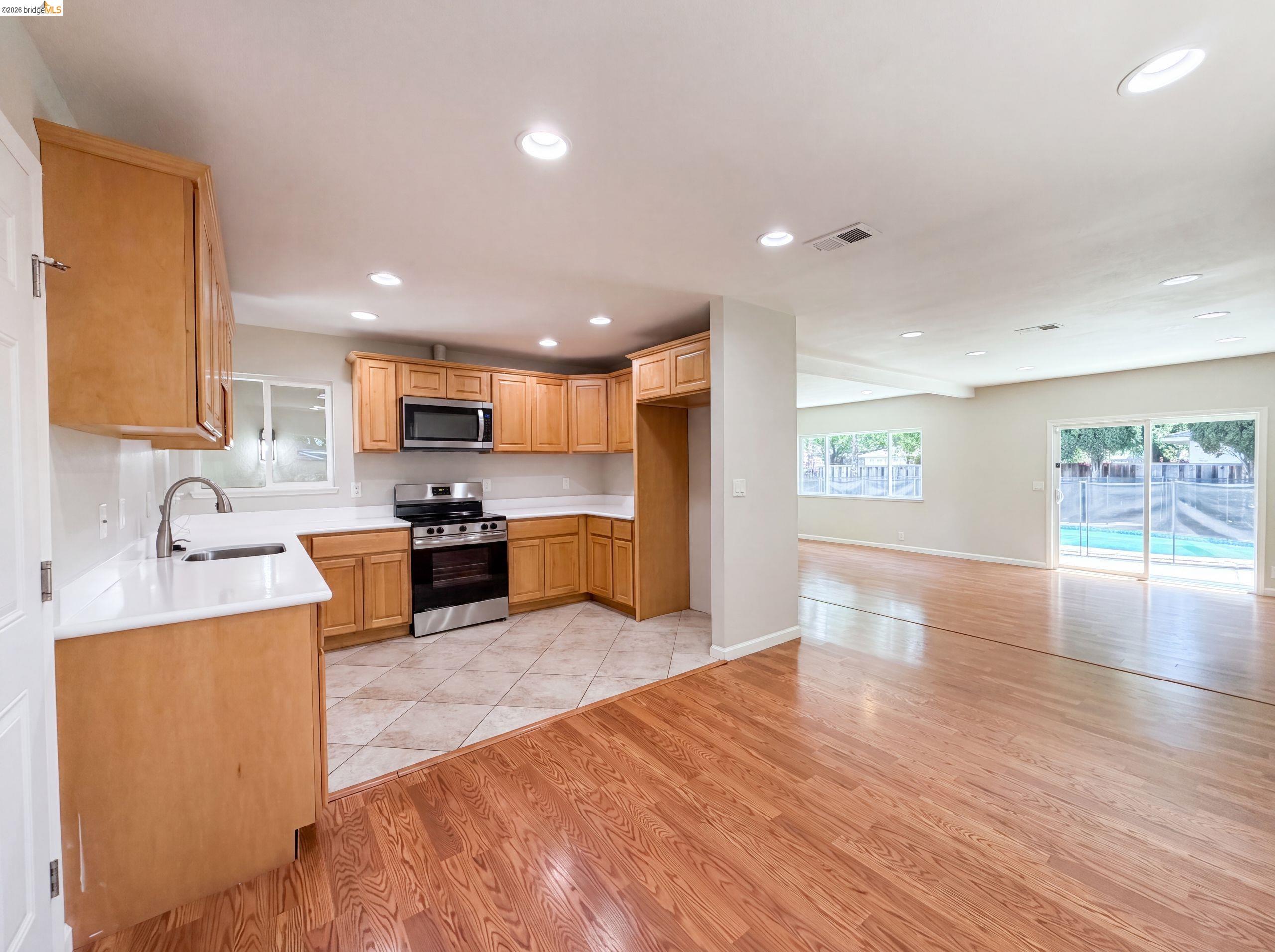 1496 Soccer Ct, Concord CA 94518 — photo 16