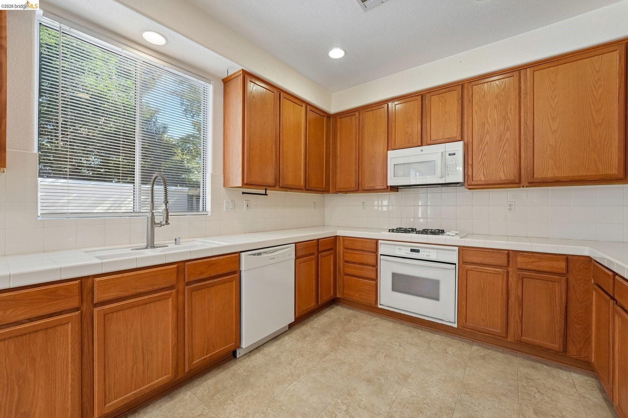 514 Frogs Leap Ct, Fairfield CA 94534 — photo 16