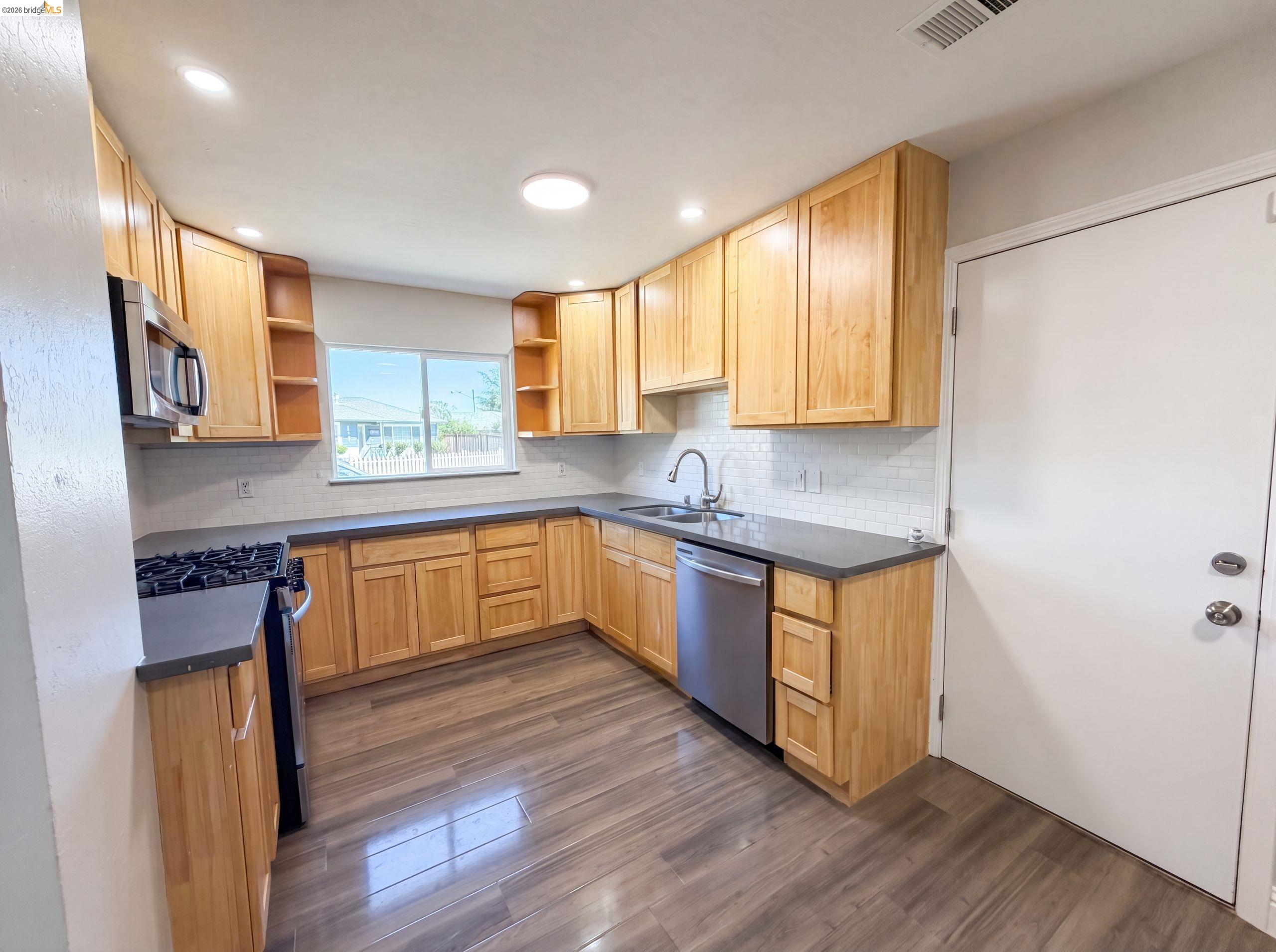 1854 Utah St, Fairfield CA 94533 — photo 12