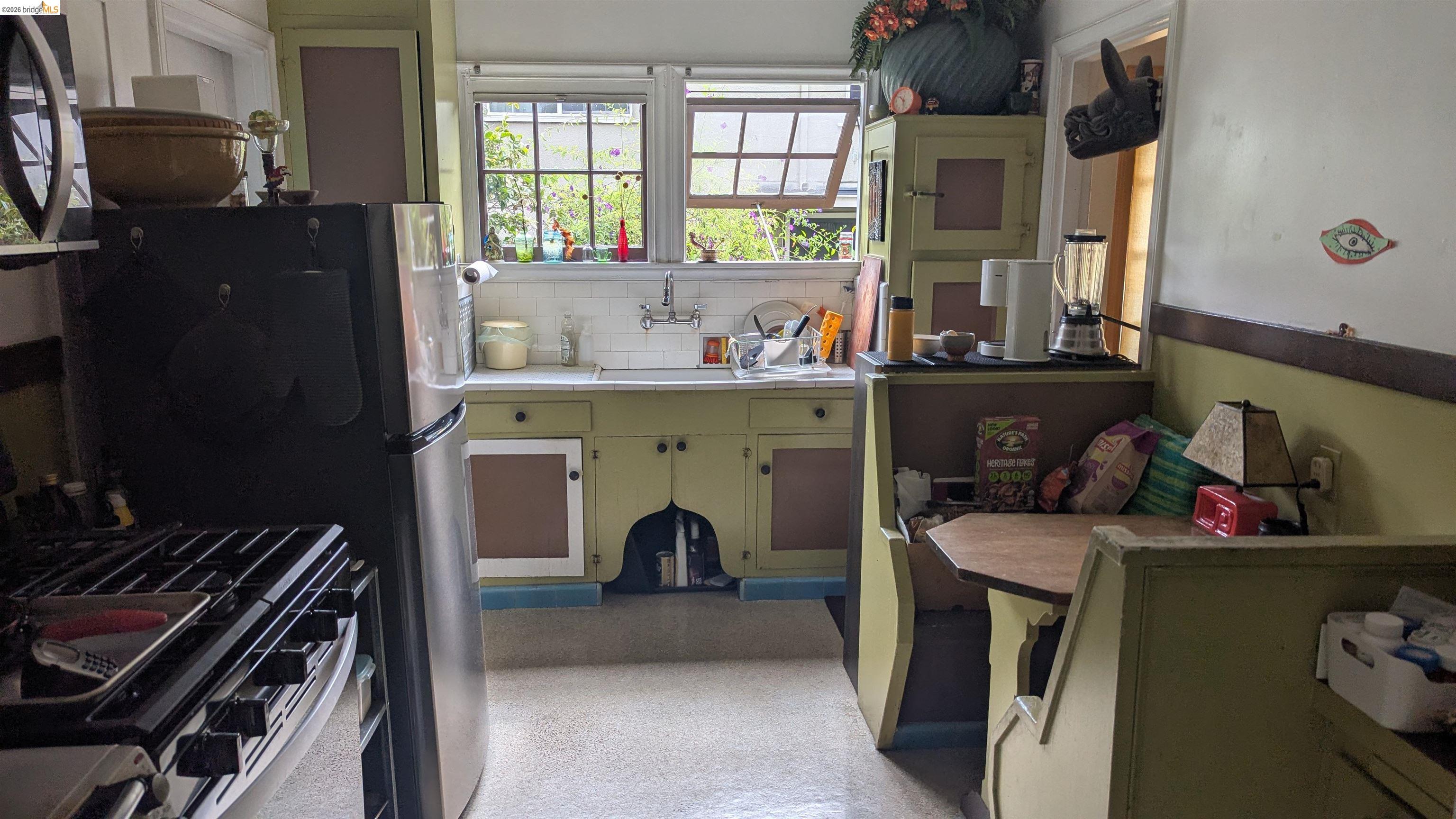 446 37Th St, Oakland CA 94609 — photo 17