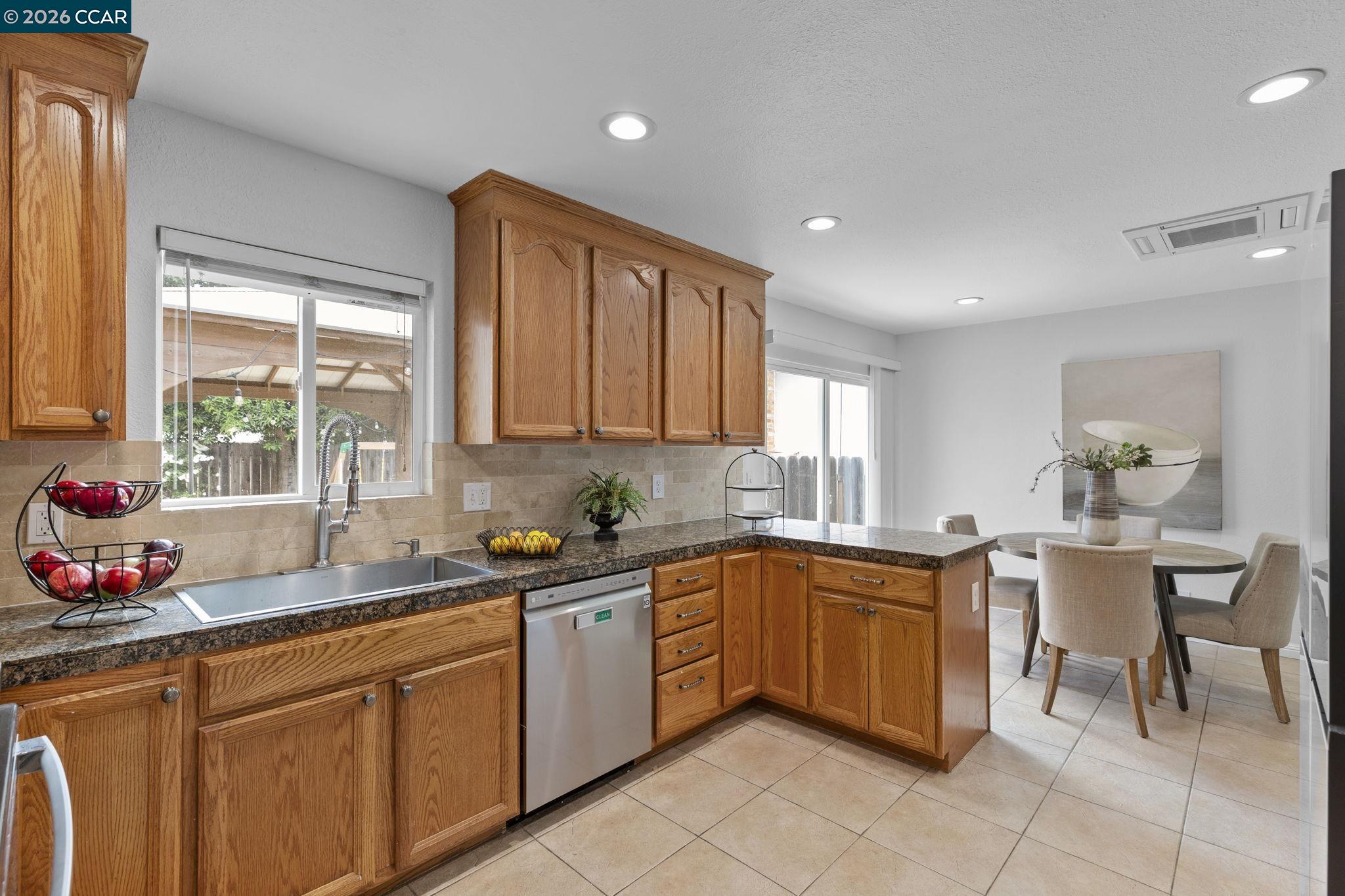 2674 E Olivera Rd, Concord CA 94519 — photo 14