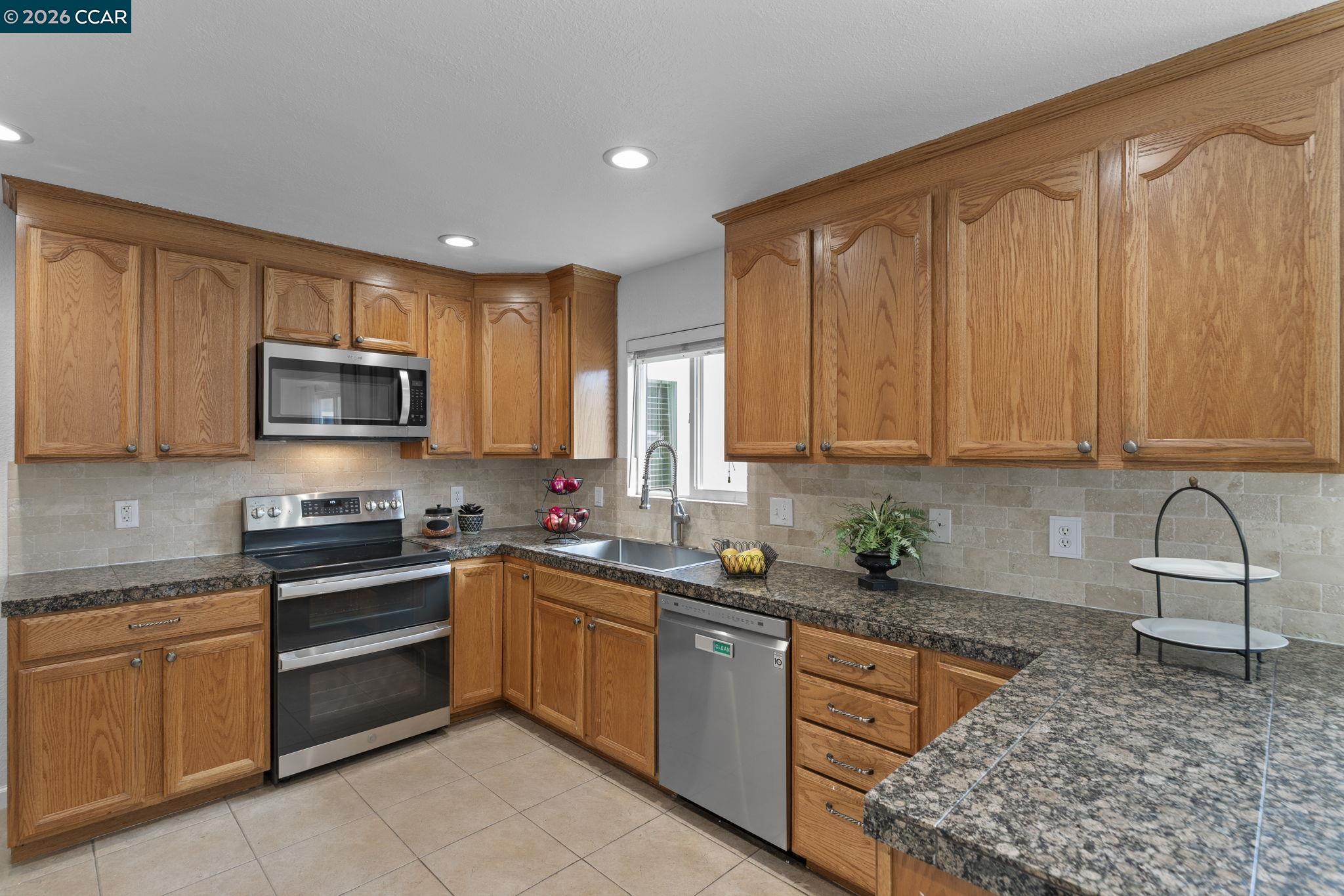 2674 E Olivera Rd, Concord CA 94519 — photo 15