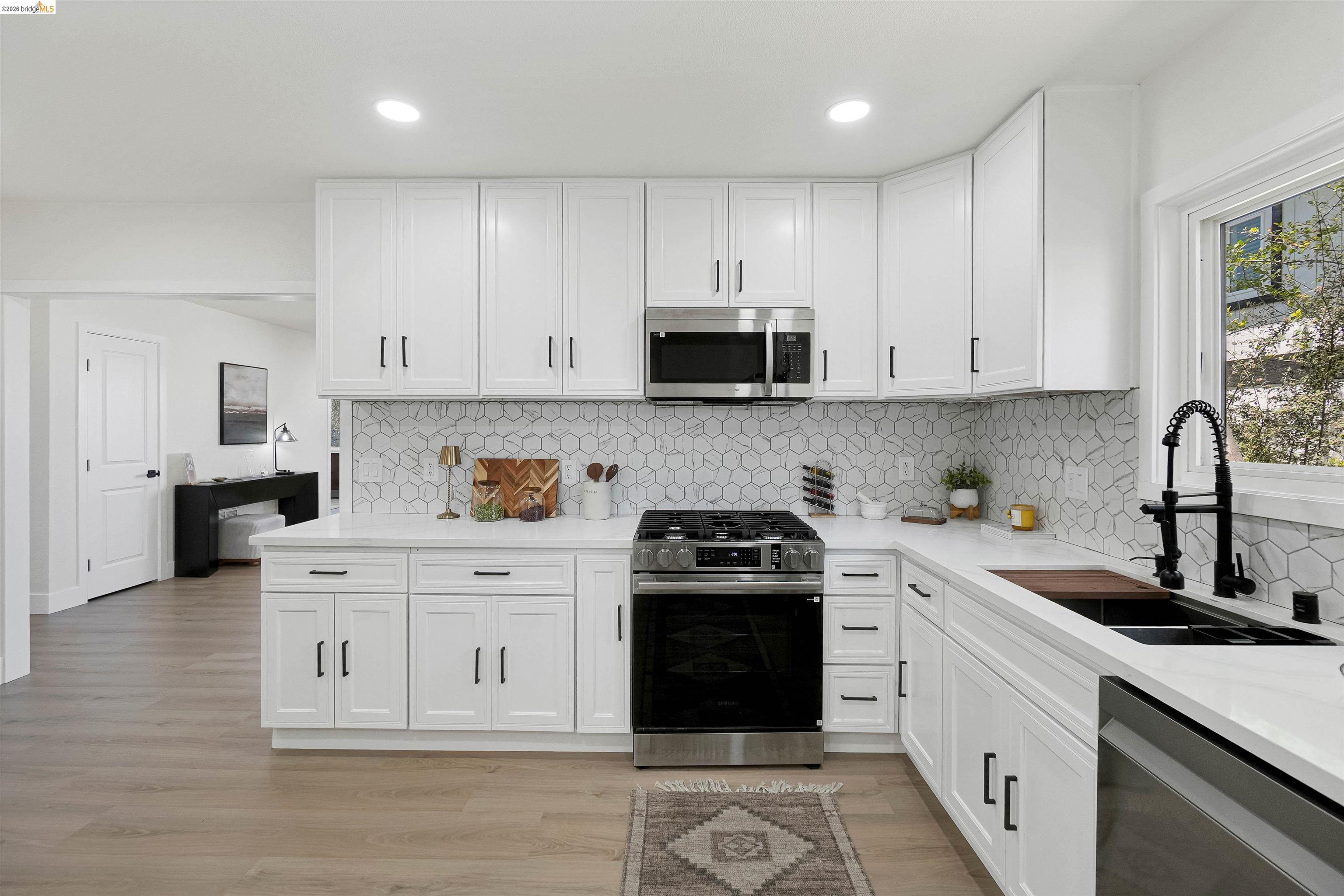 1090 Central Blvd, Hayward CA 94542 — photo 19