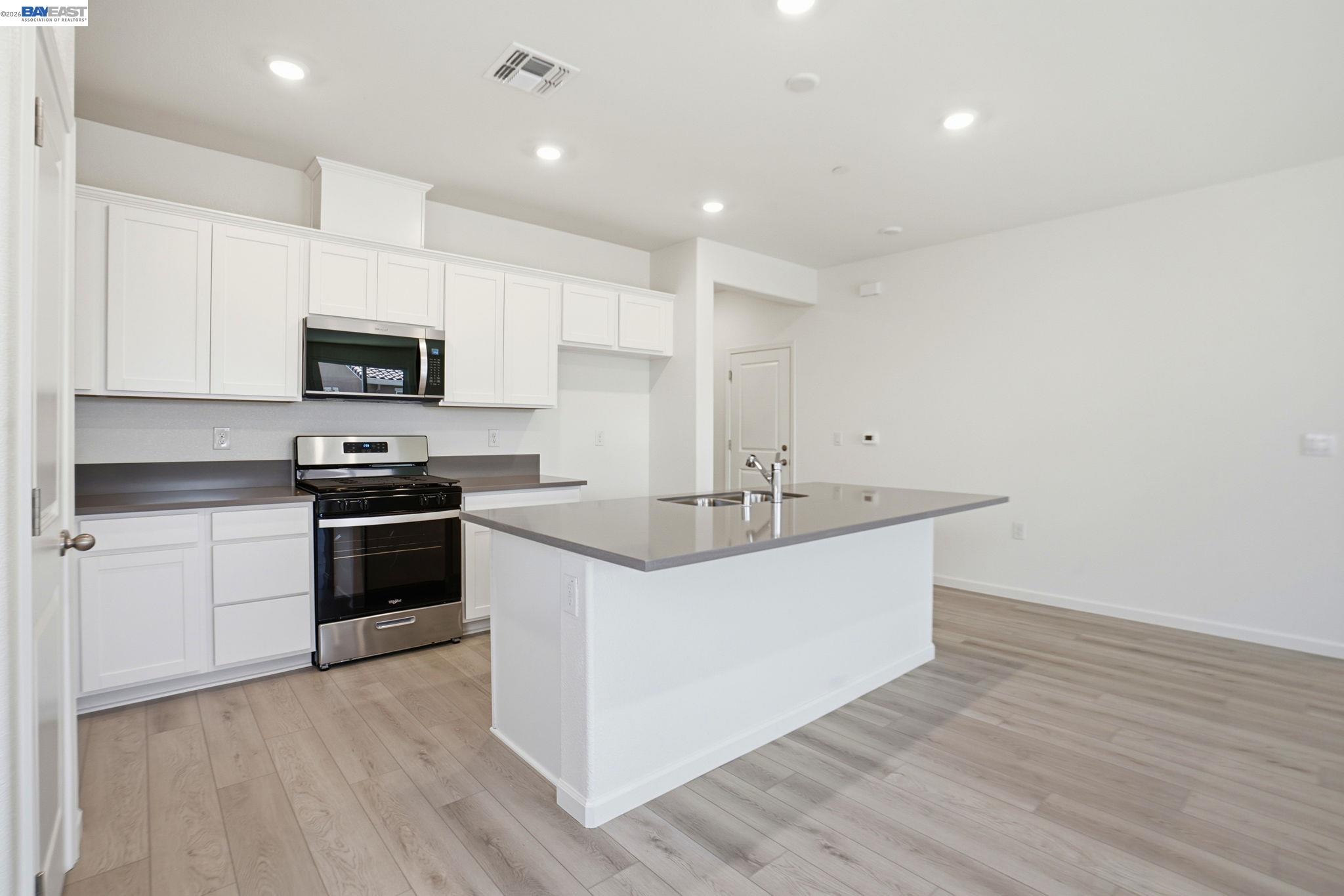 16047 Pirates Cove Ln, Lathrop CA 95330 — photo 10