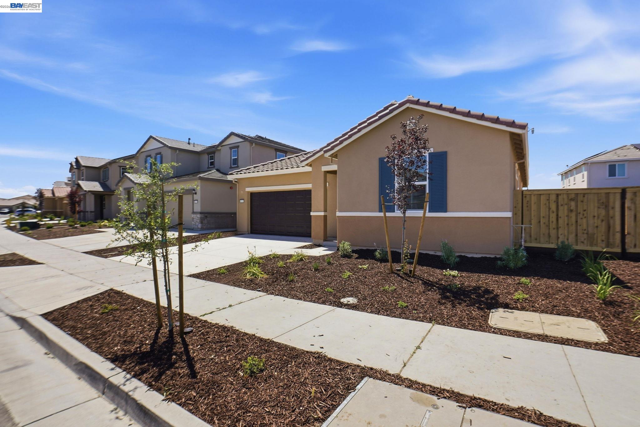 16047 Pirates Cove Ln, Lathrop CA 95330 — photo 2