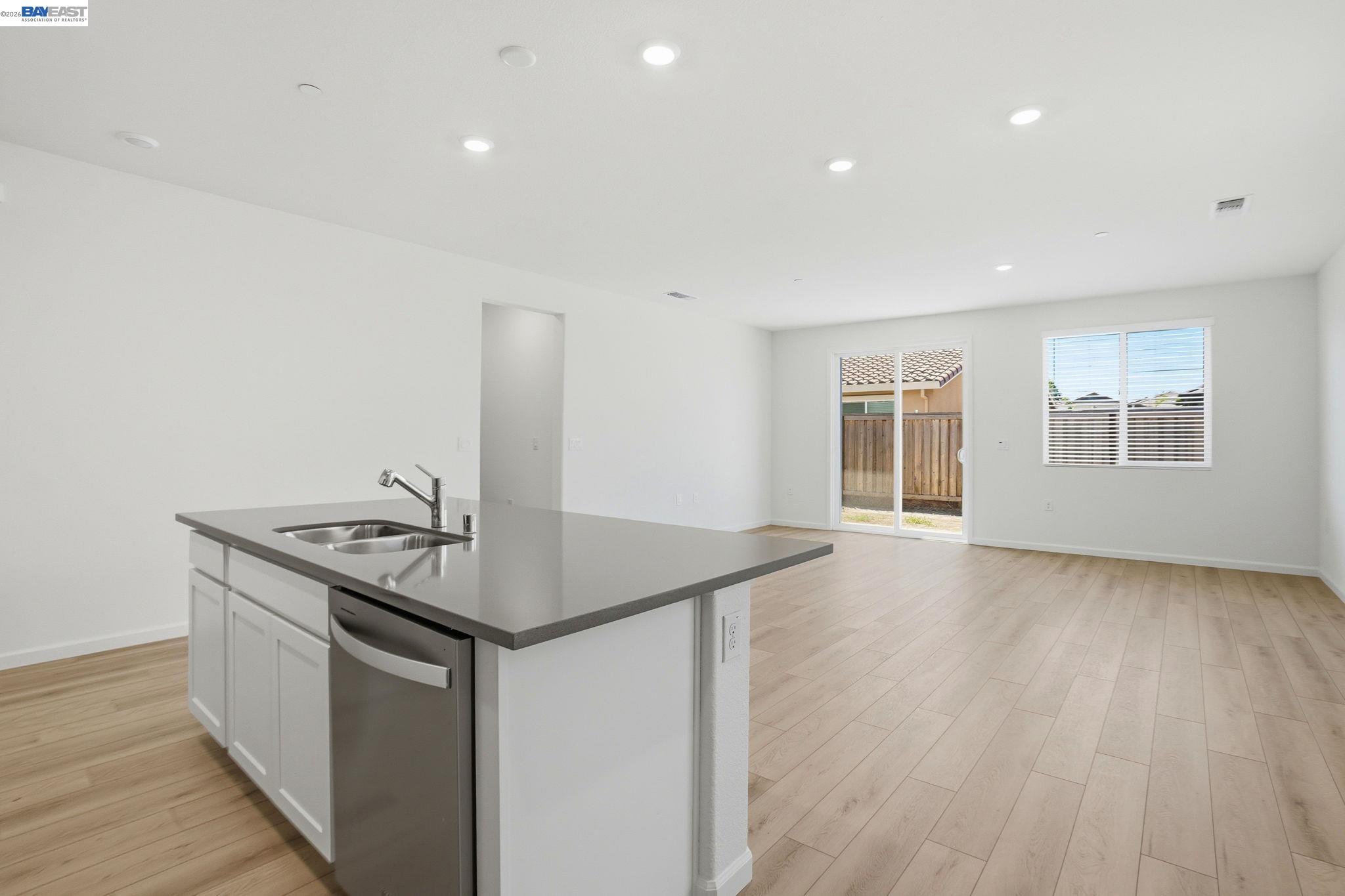 16047 Pirates Cove Ln, Lathrop CA 95330 — photo 9