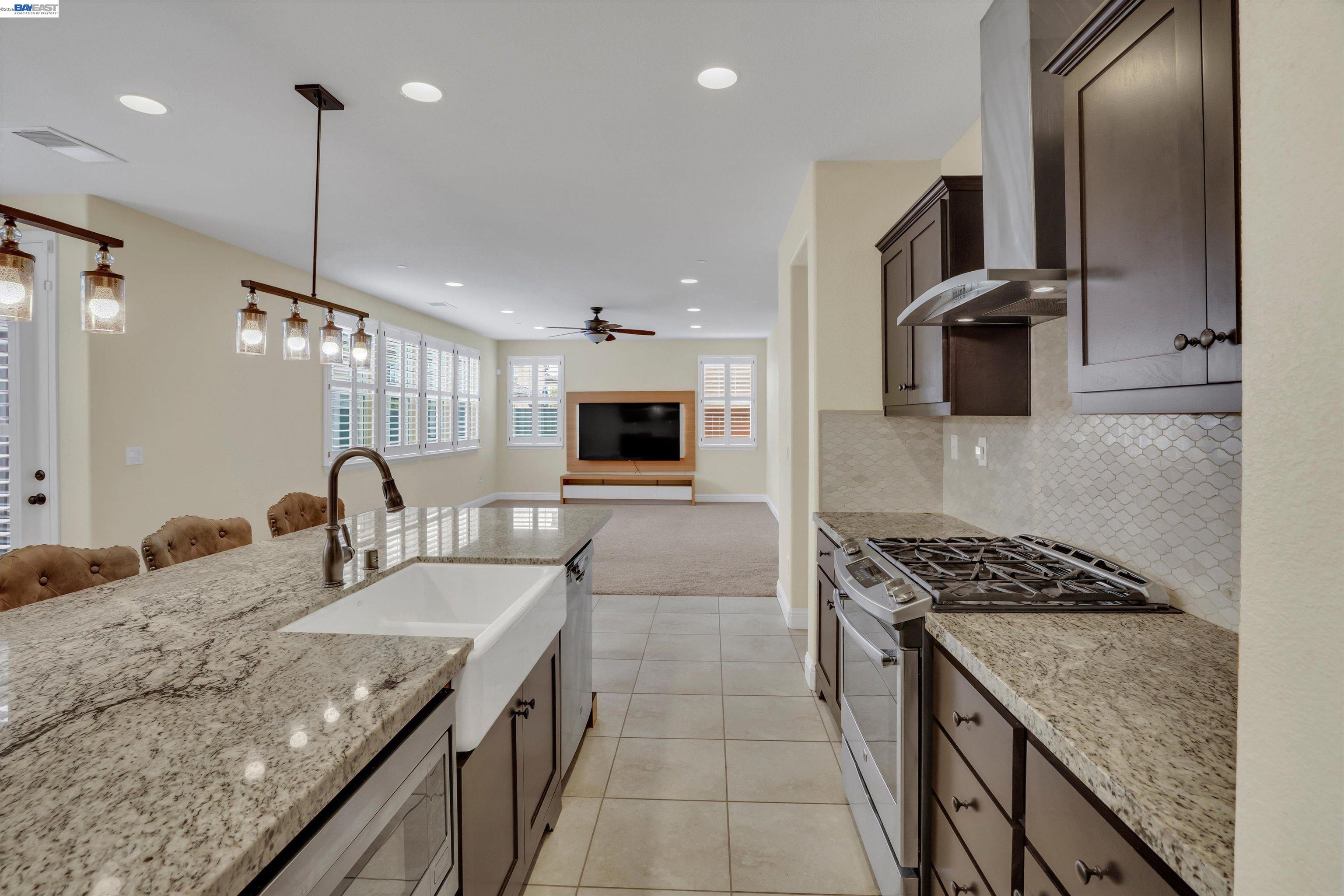 582 Pasture Ave, Lathrop CA 95330 — photo 15