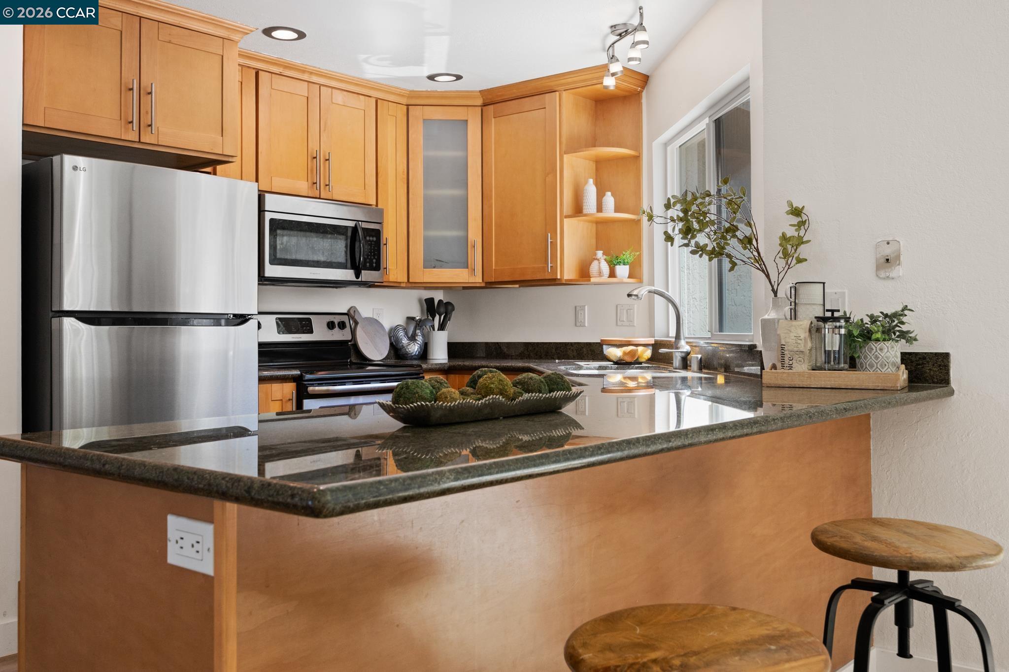 2274 Mount Whitney Dr, Pittsburg CA 94565 — photo 8