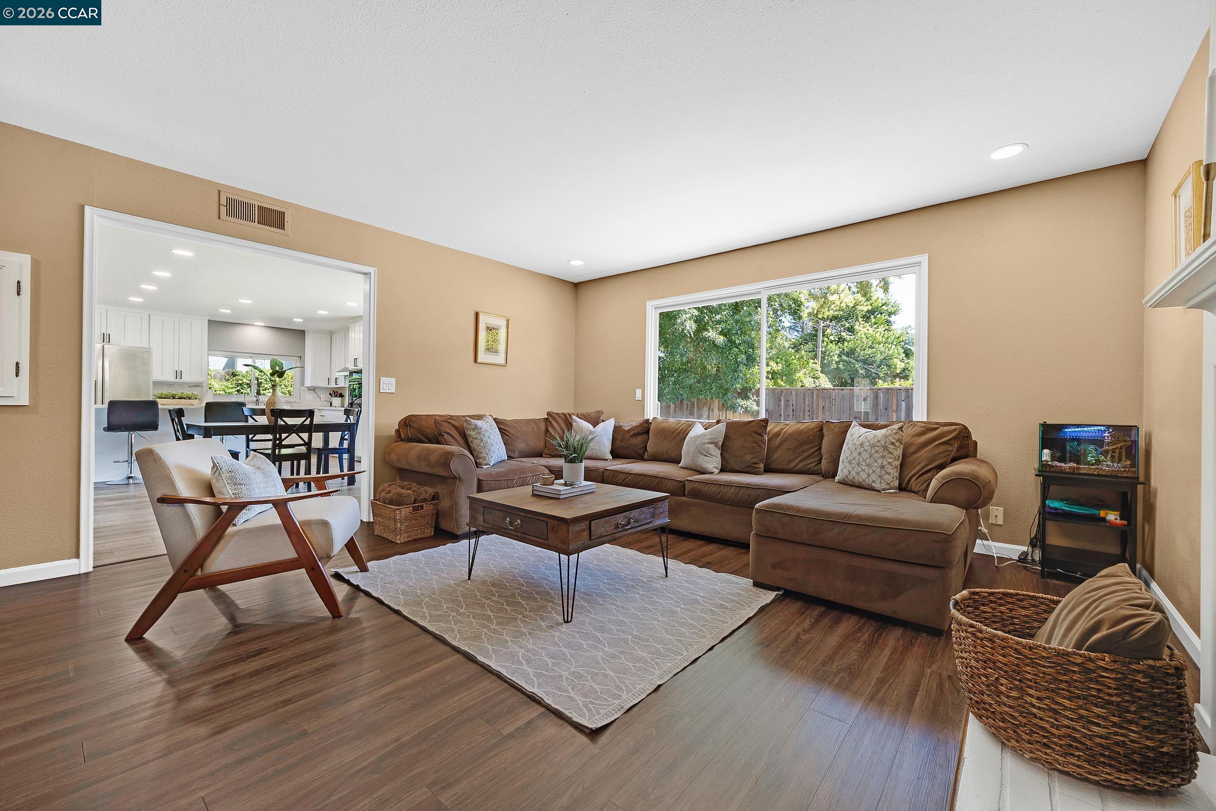 8569 Wicklow Ln, Dublin CA 94568 — photo 7