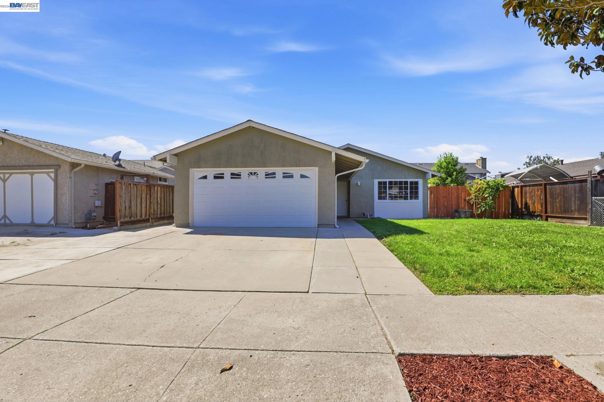 40 Gonzalez Dr, Hollister CA 95023 — photo 2