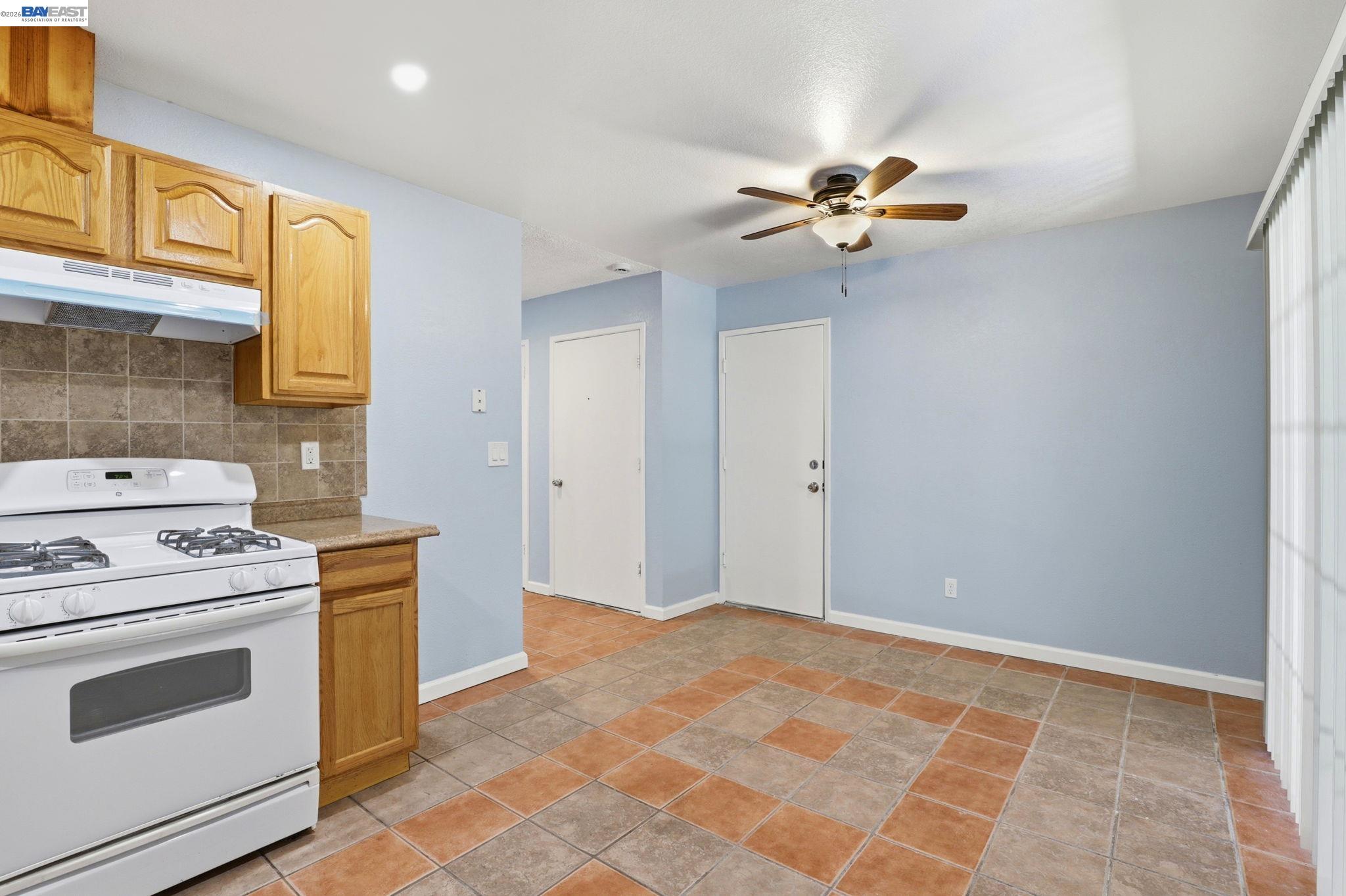 40 Gonzalez Dr, Hollister CA 95023 — photo 11