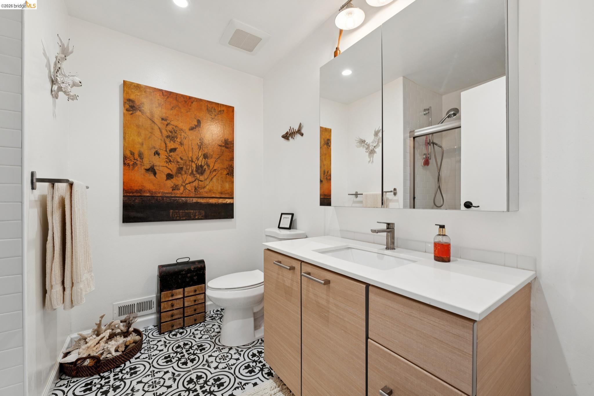 13255 Clairepointe Way, Oakland CA 94619 — photo 21