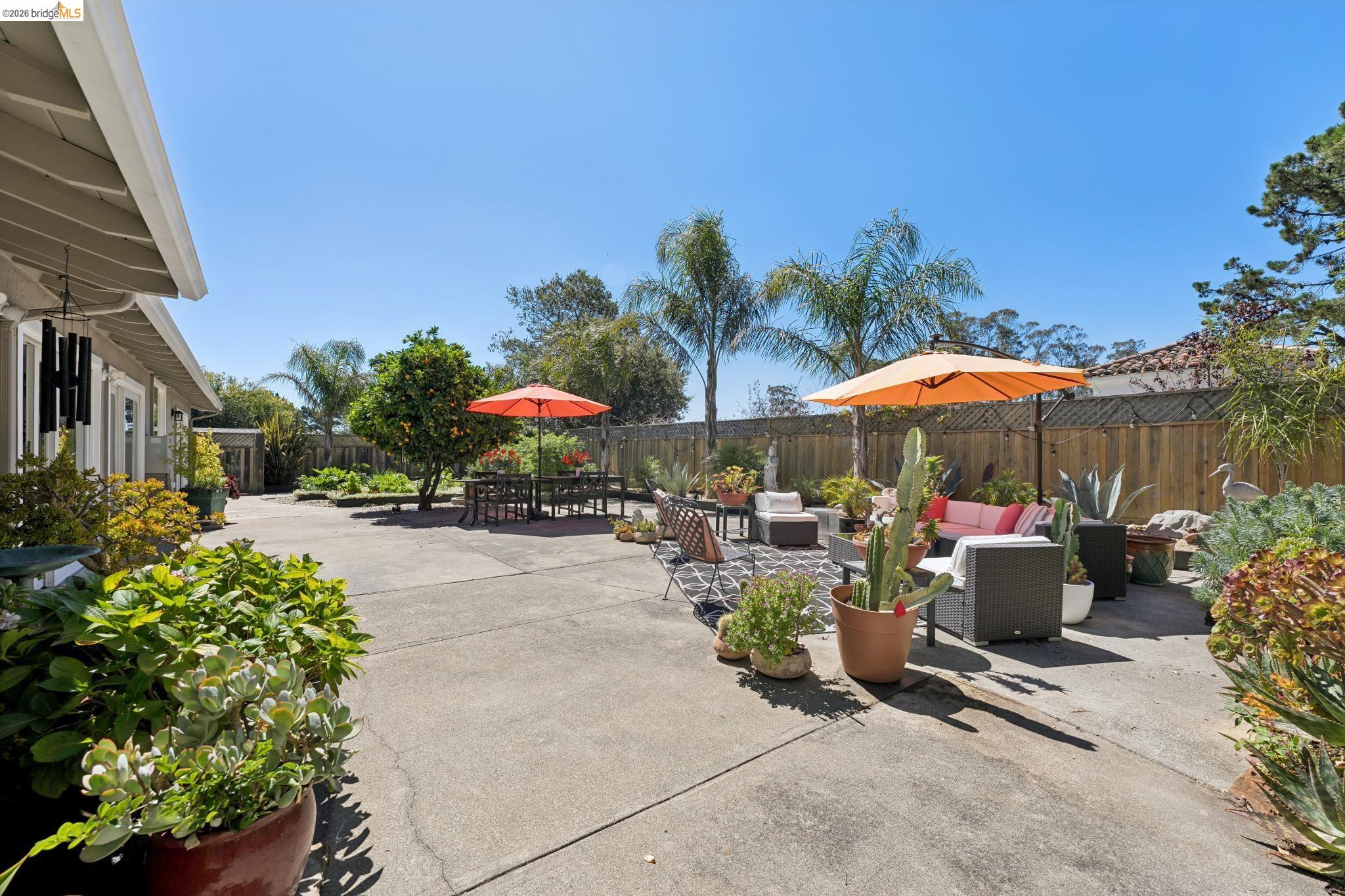 13255 Clairepointe Way, Oakland CA 94619 — photo 24