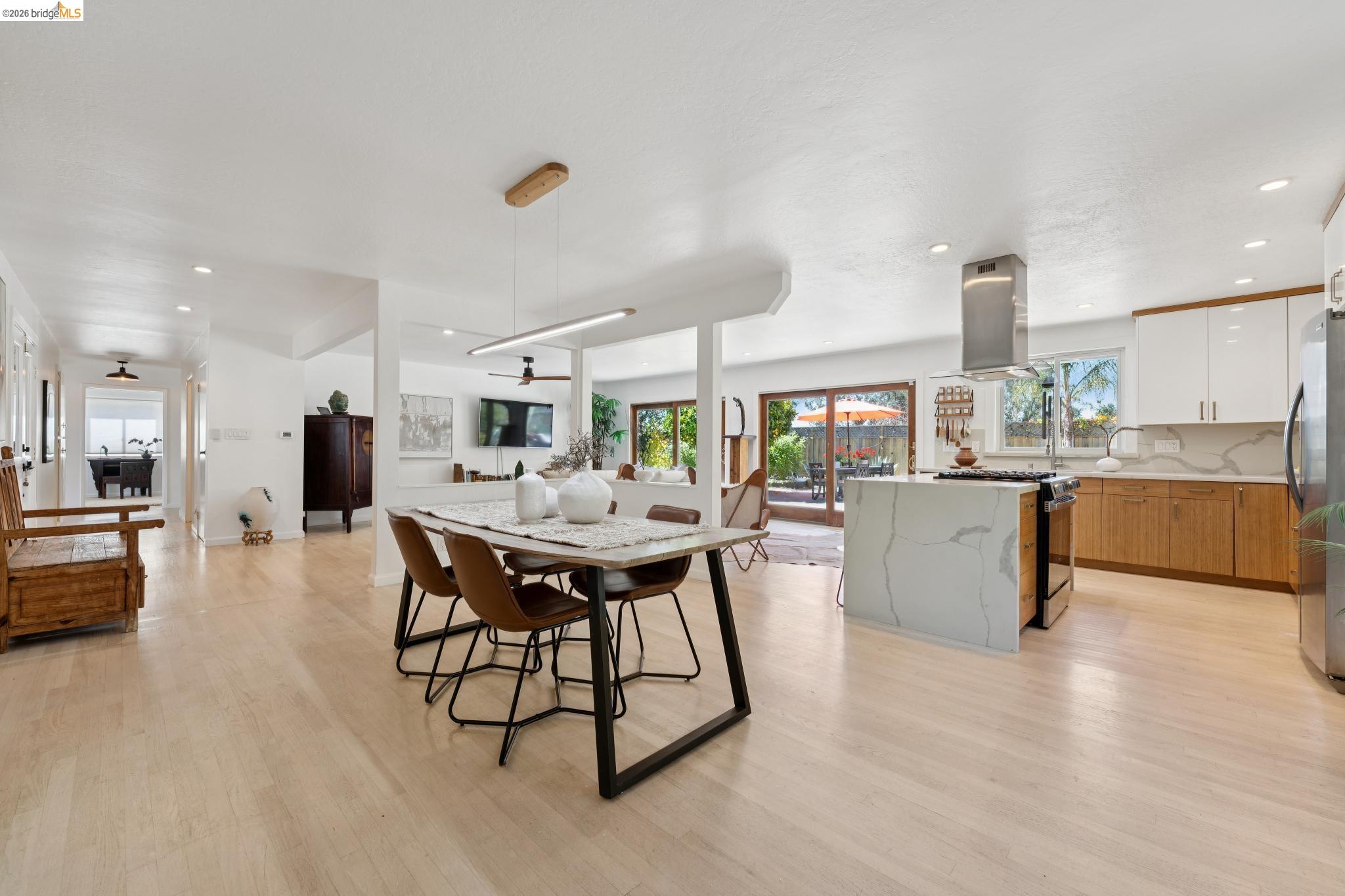 13255 Clairepointe Way, Oakland CA 94619 — photo 7
