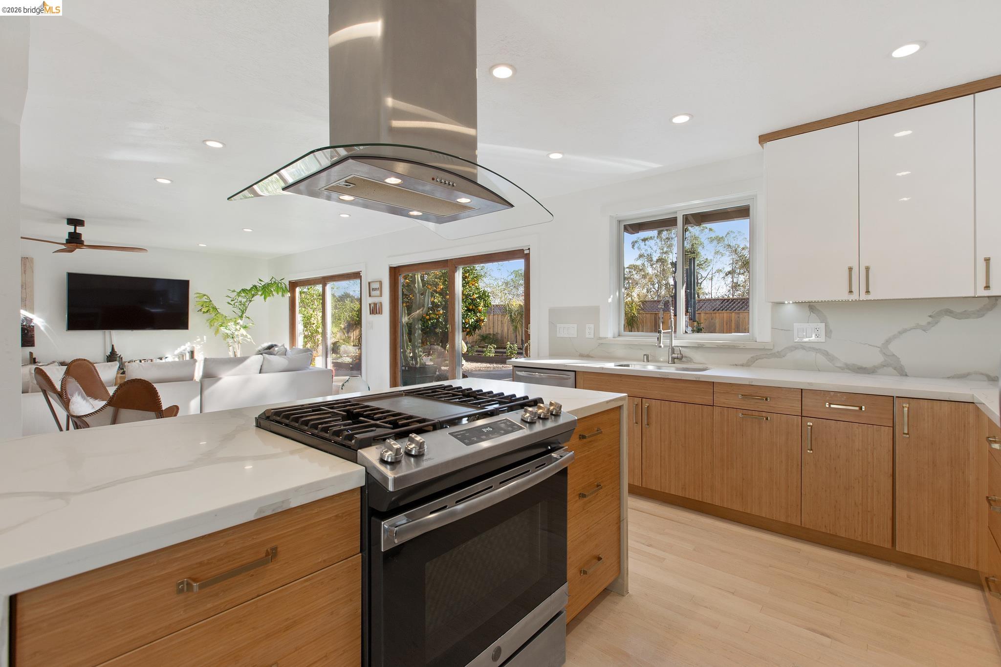 13255 Clairepointe Way, Oakland CA 94619 — photo 10