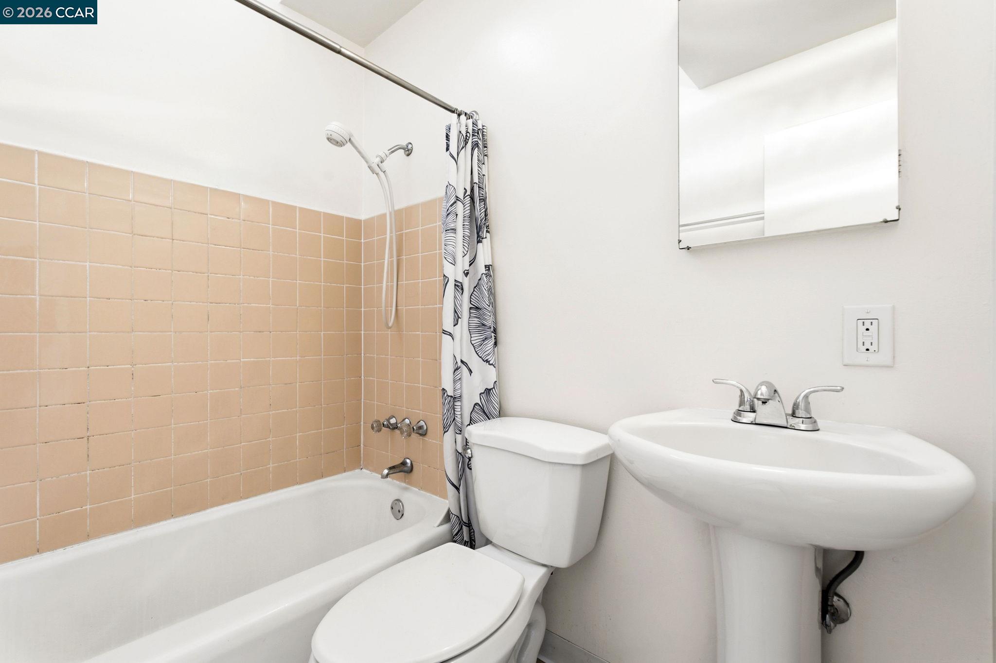 1812 Carlson Blvd, Richmond CA 94804 — photo 16