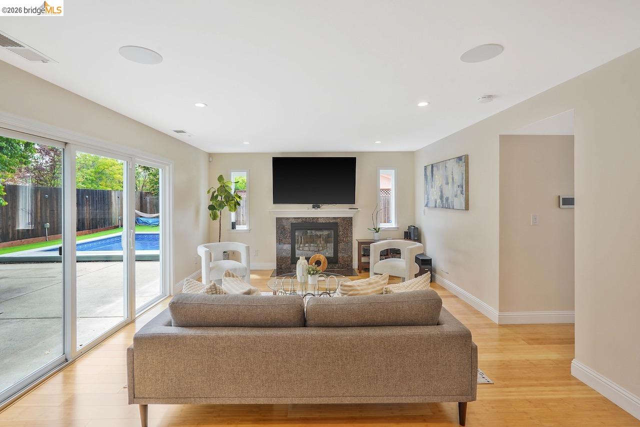 2198 La Orinda, Concord CA 94518 — photo 14