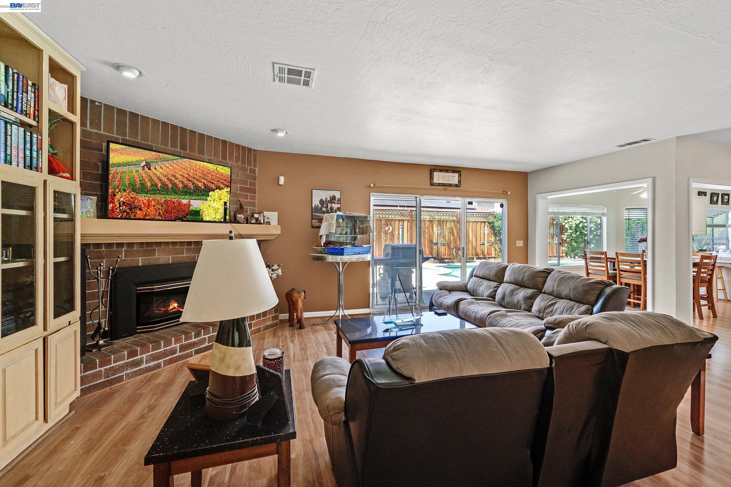 425 Cecelio Way, Tracy CA 95376 — photo 5